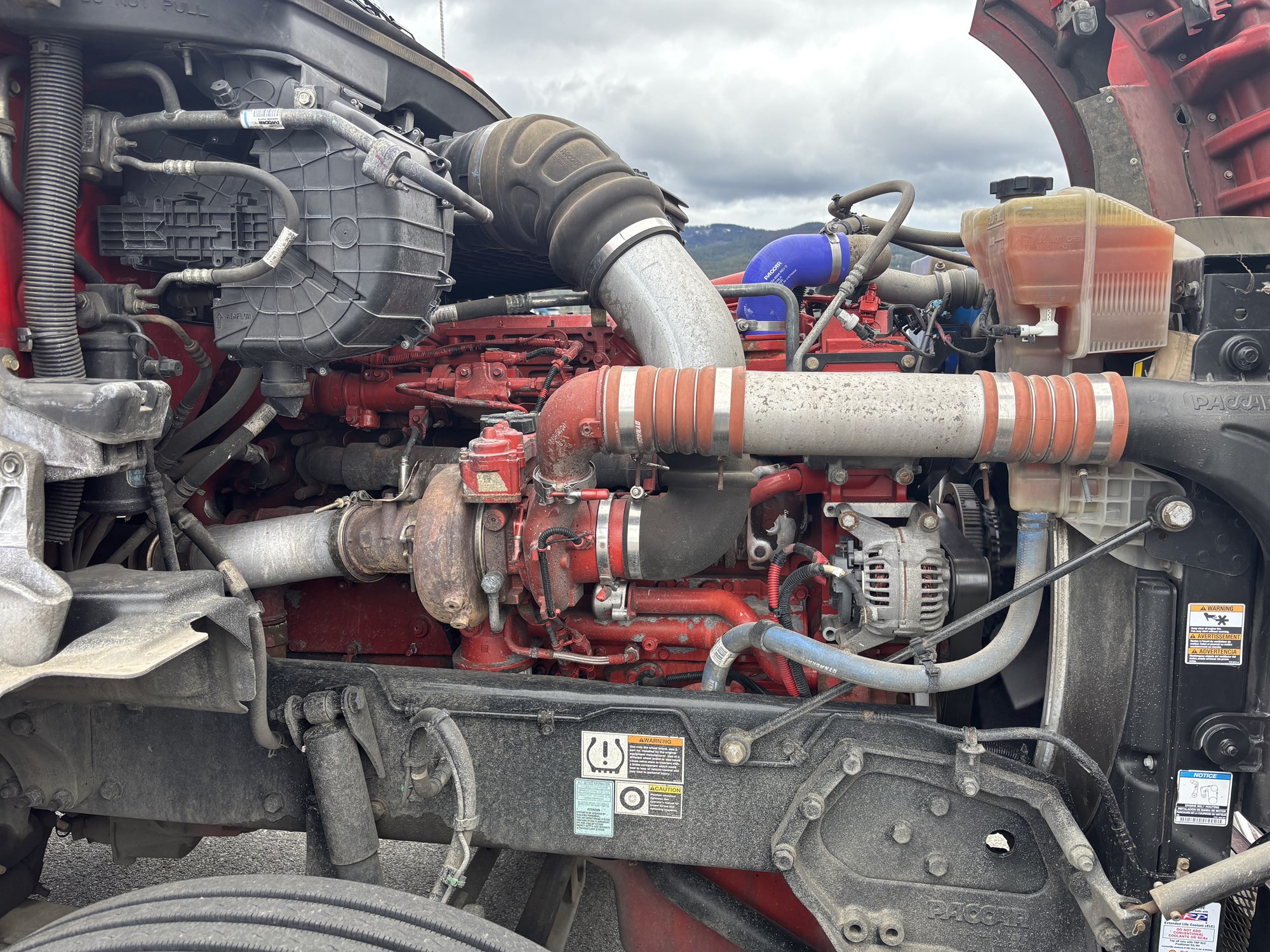 2022 Kenworth T880 - image 5 of 6