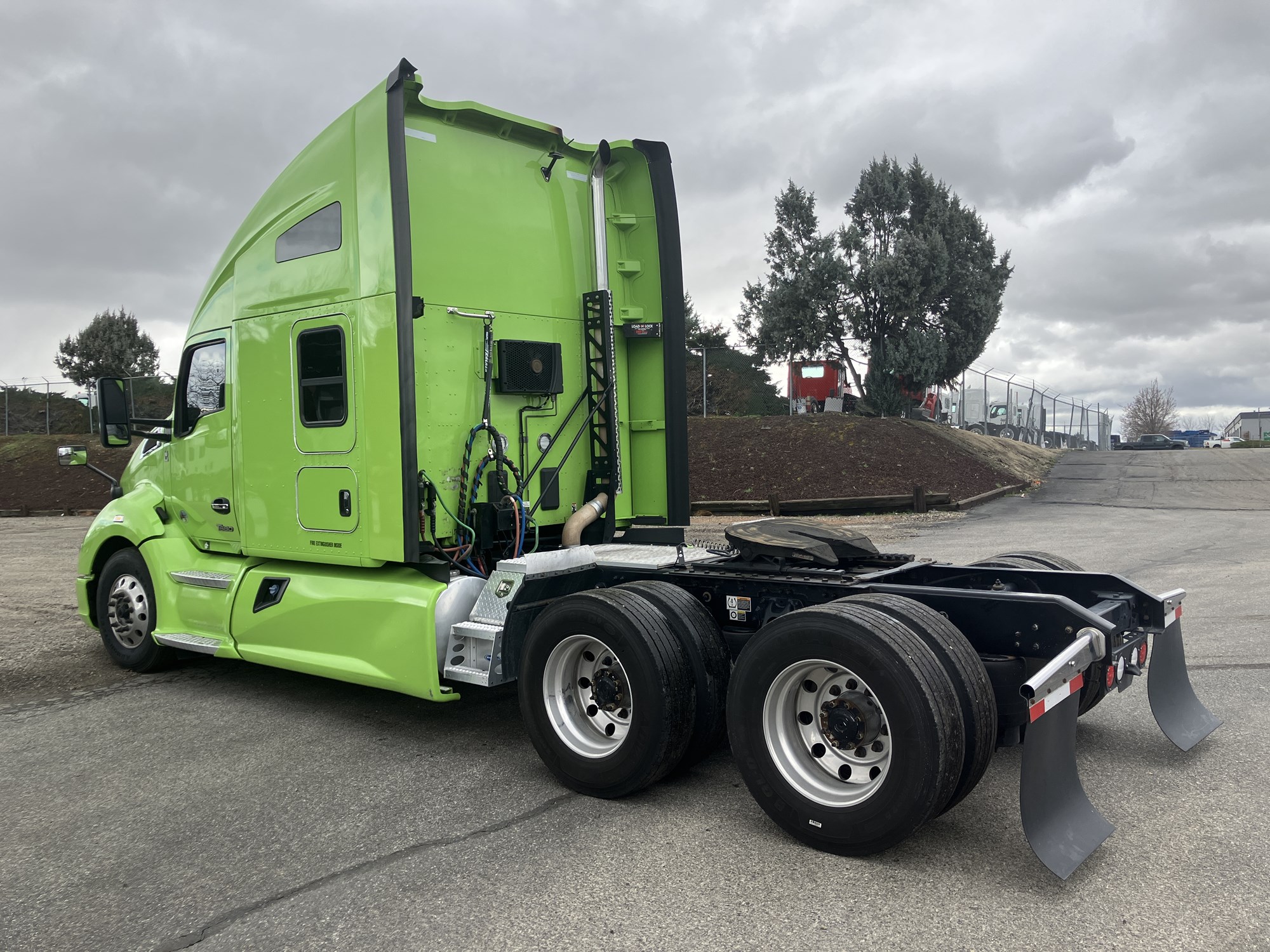 2022 Kenworth T680 - image 3