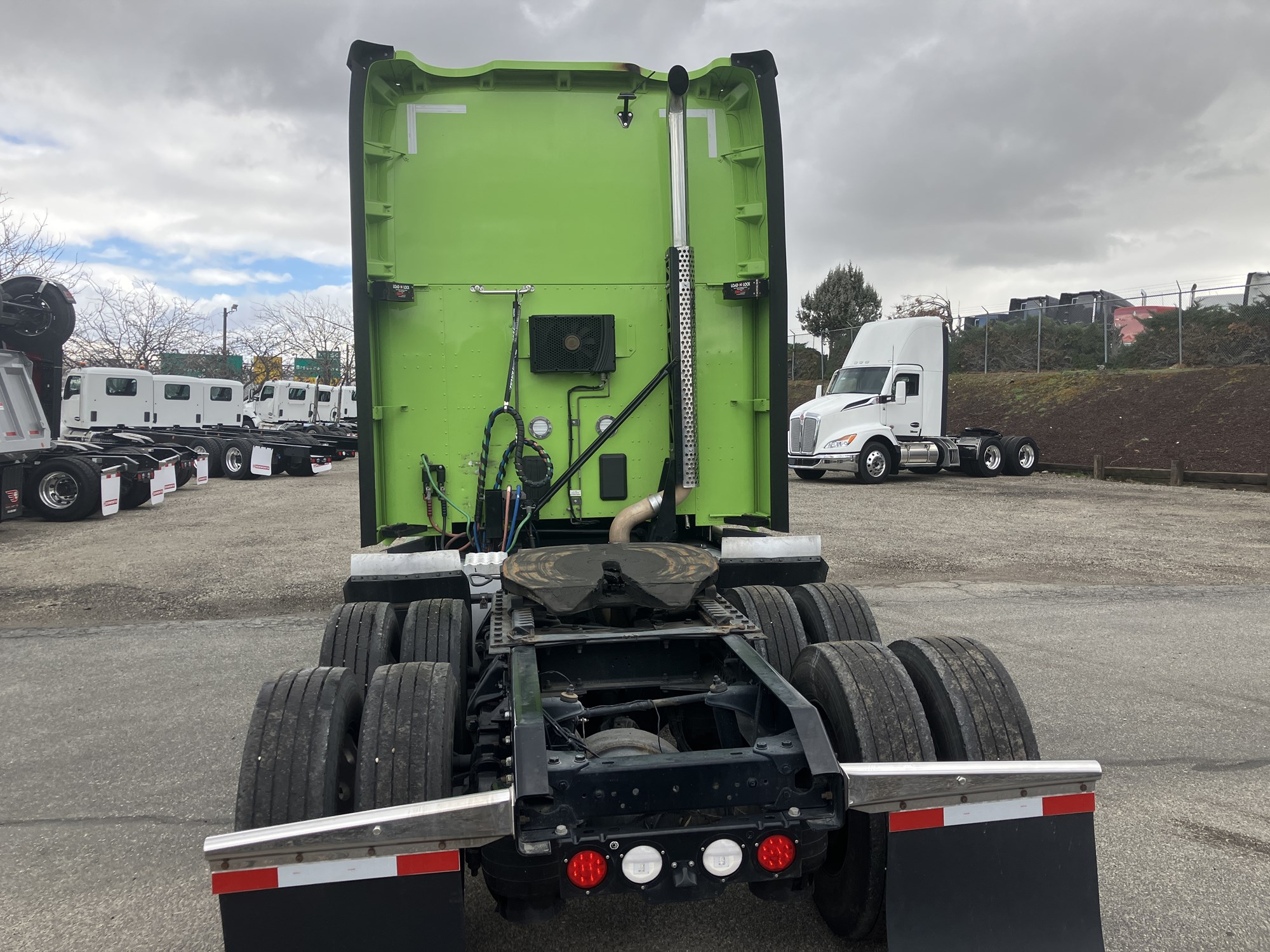 2022 Kenworth T680 - image 4