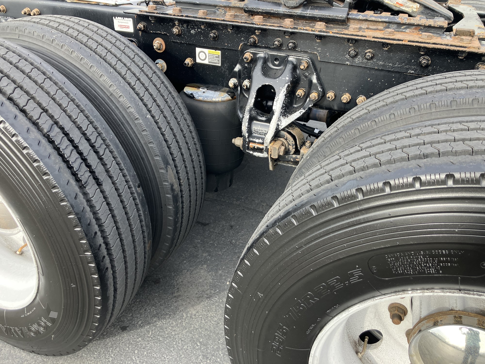 2022 Kenworth T680 - image 5 of 6