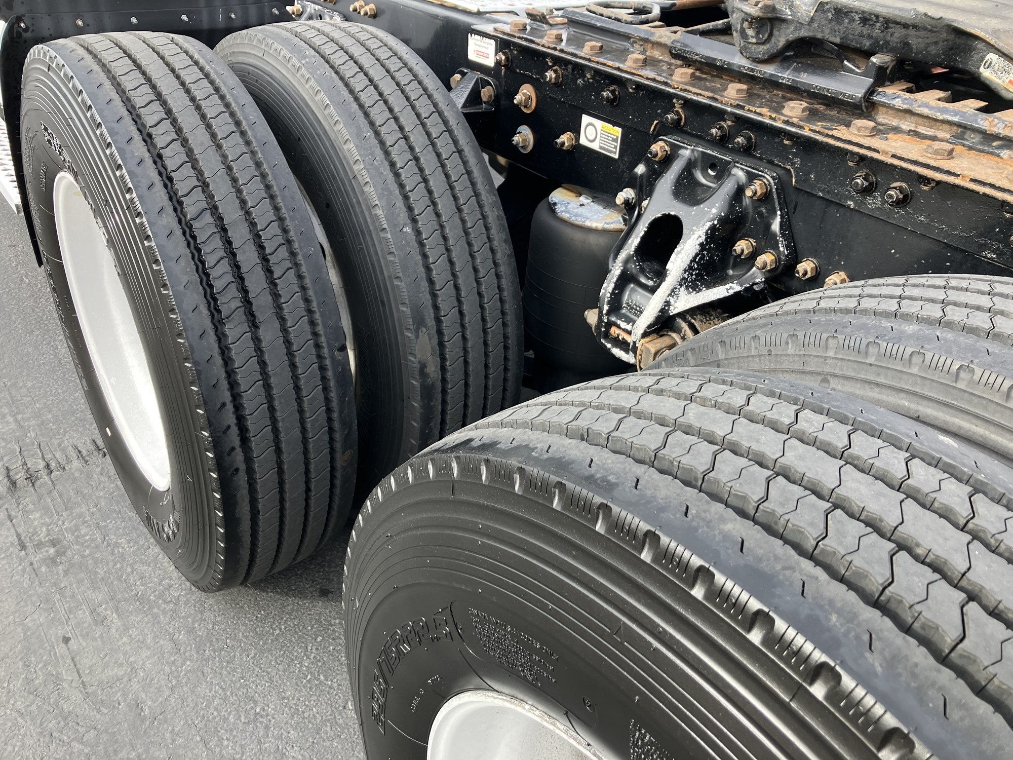 2022 Kenworth T680 - image 6 of 6