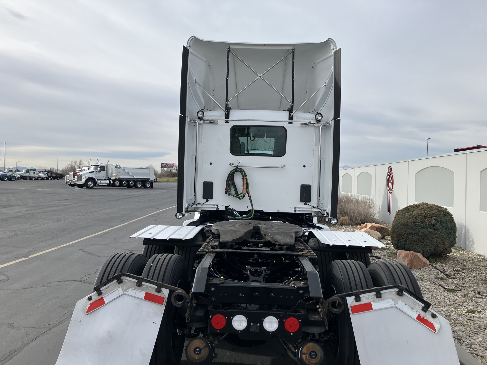 2022 Kenworth T680 - image 6 of 6