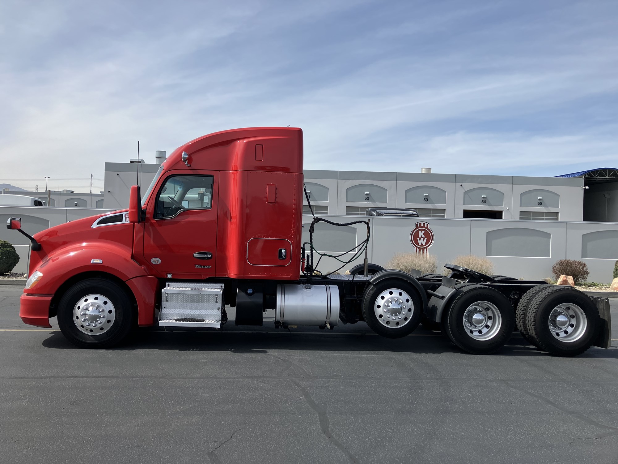 2022 Kenworth T680 - image 1 of 6