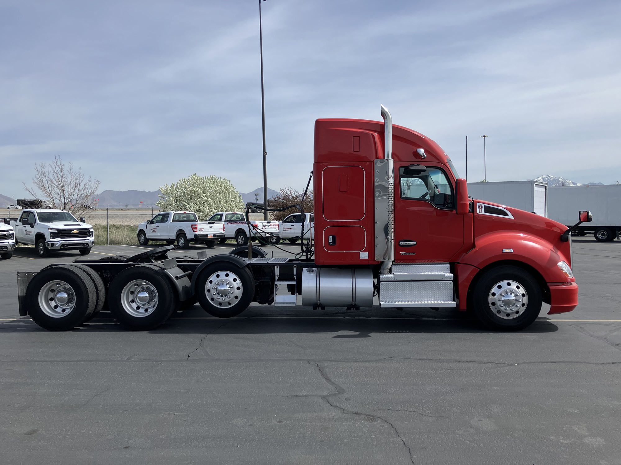 2022 Kenworth T680 - image 5 of 6