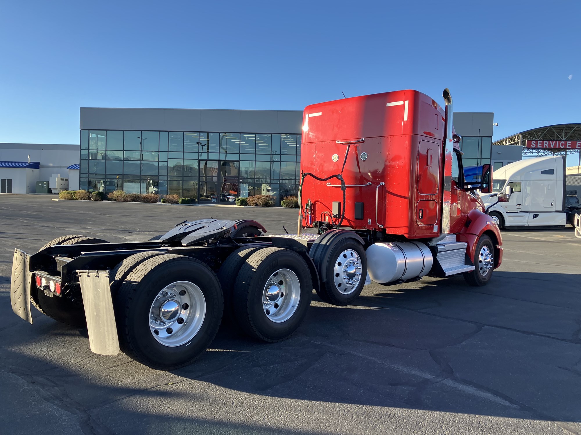 2022 Kenworth T680 - image 6 of 6