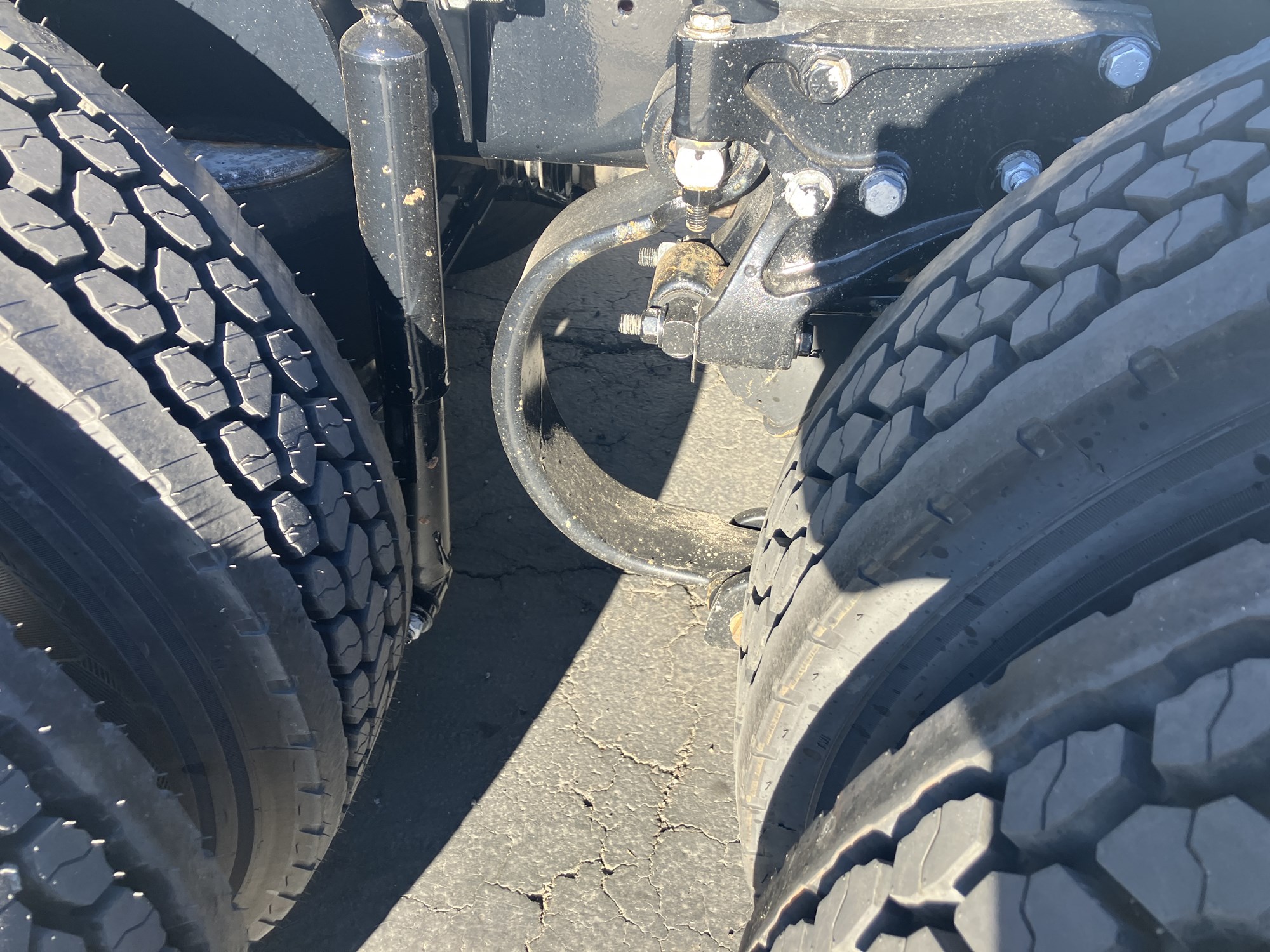 2022 Kenworth T680 - image 5