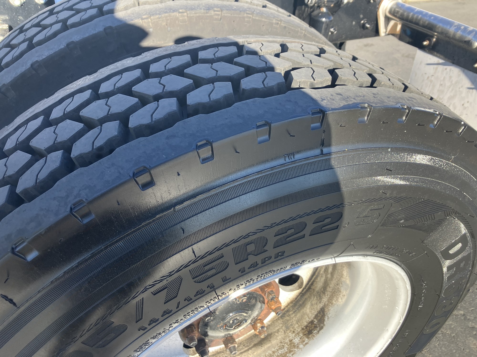 2022 Kenworth T680 - image 6