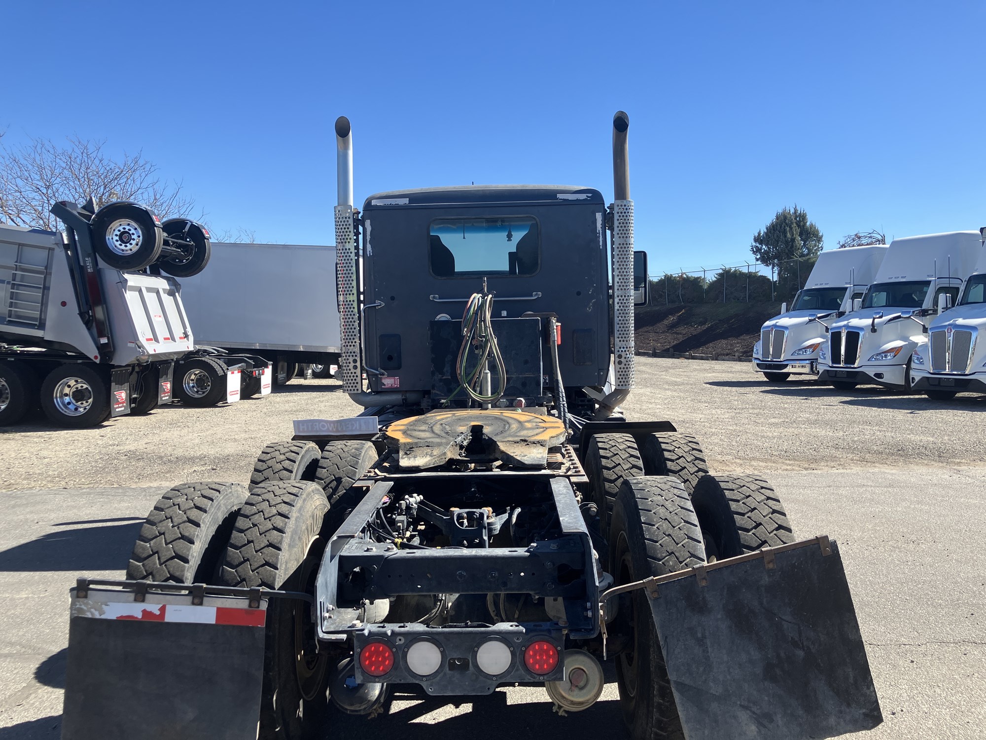 2022 Kenworth T880 - image 4 of 6