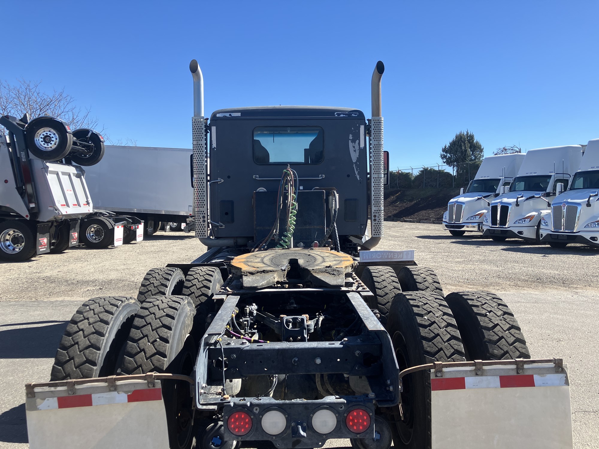 2021 Kenworth T880 - image 4 of 6