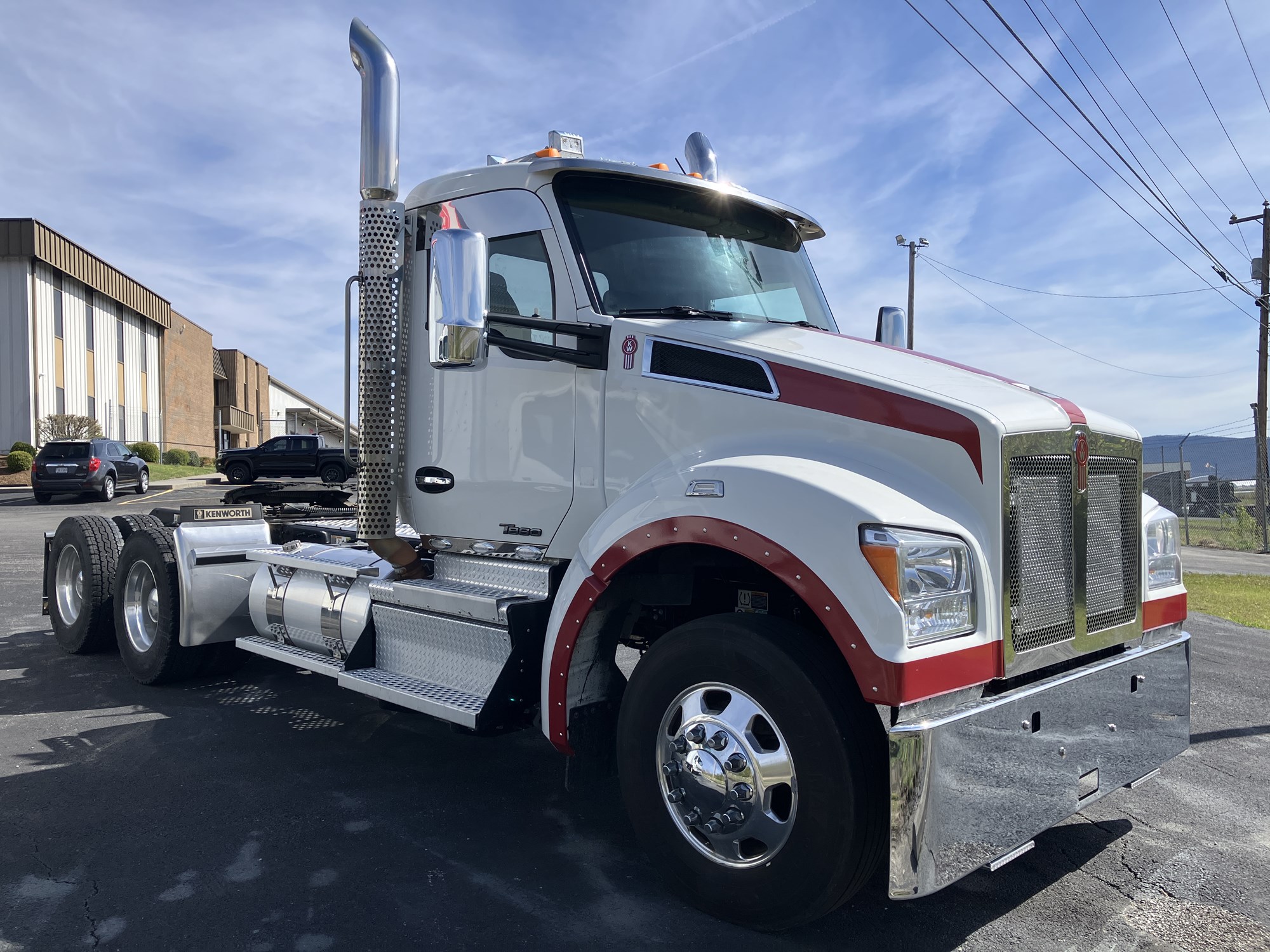 2022 Kenworth T880 2022 Kenworth T880 - image 3 of 6
