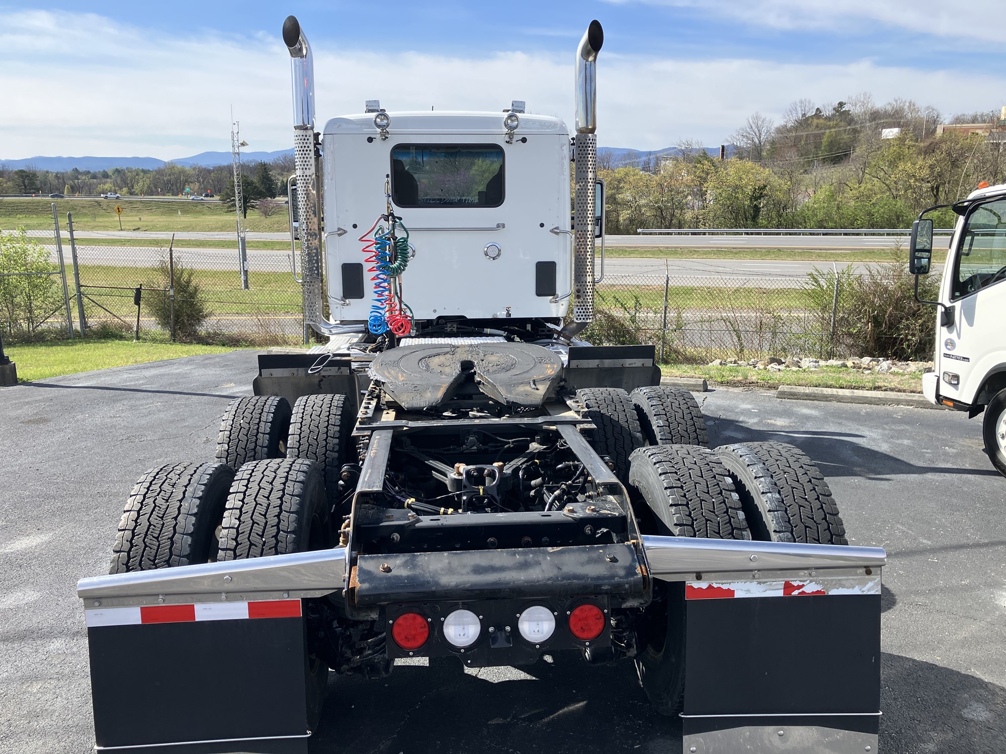 2022 Kenworth T880 2022 Kenworth T880 - image 4 of 6