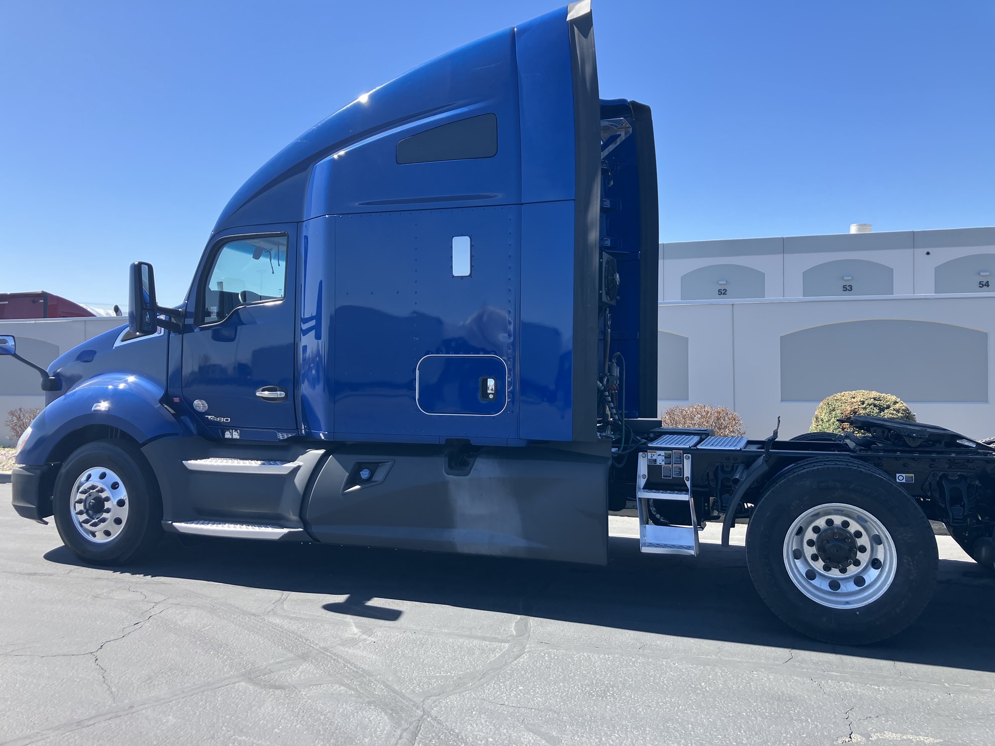 2022 Kenworth T680 - image 2