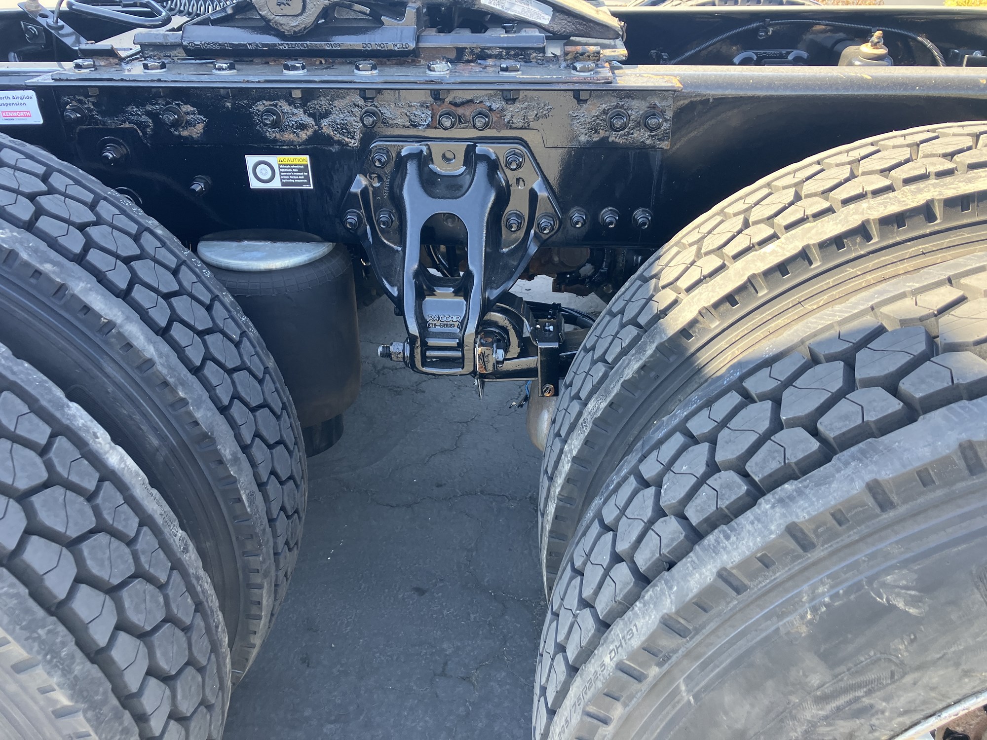 2022 Kenworth T680 - image 6