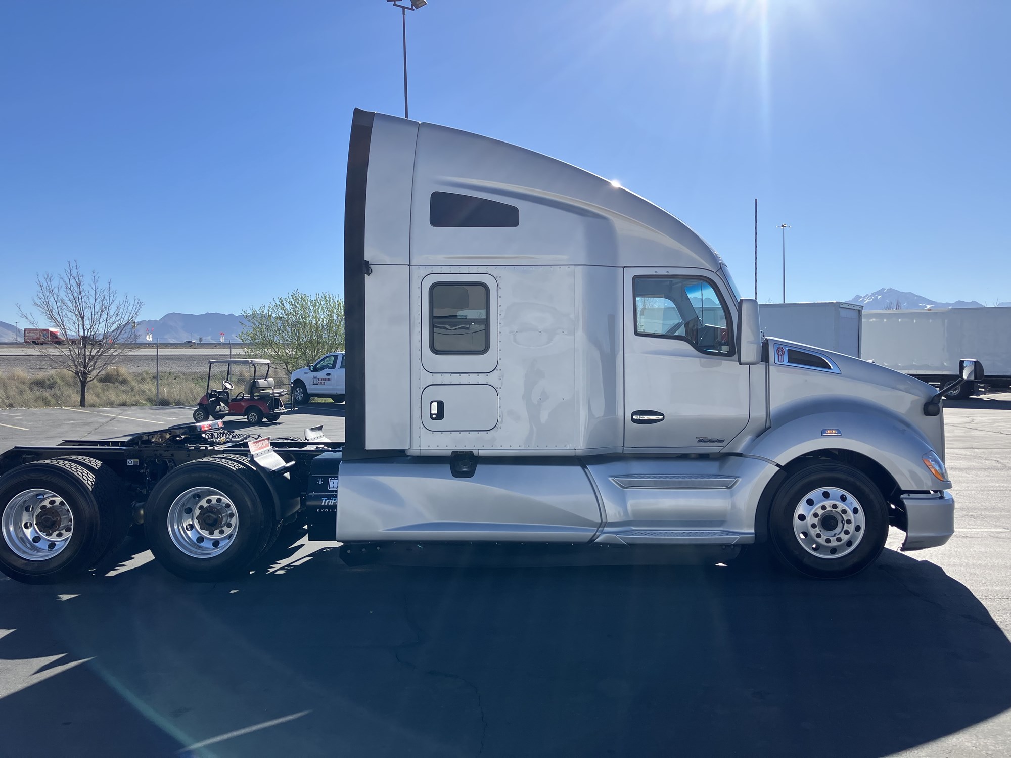 2022 Kenworth T680 - image 5