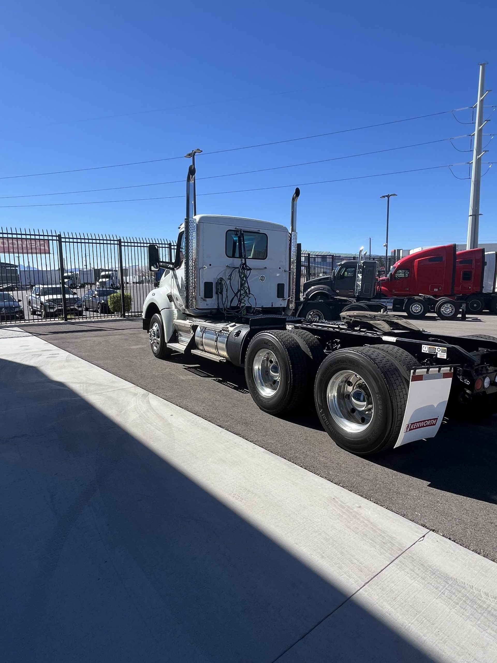 2022 Kenworth T880 - image 6 of 6