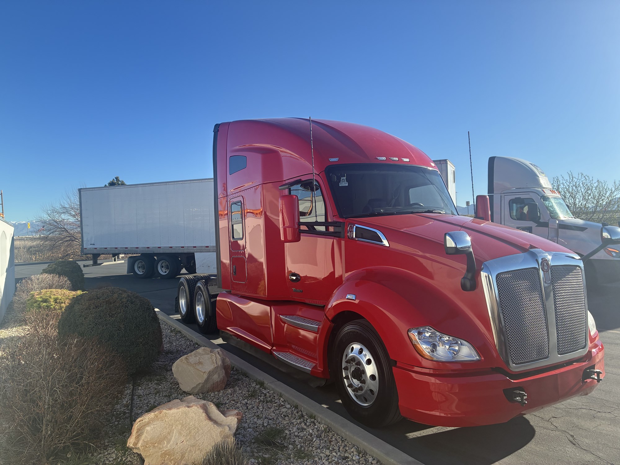 2022 Kenworth T680 - image 4