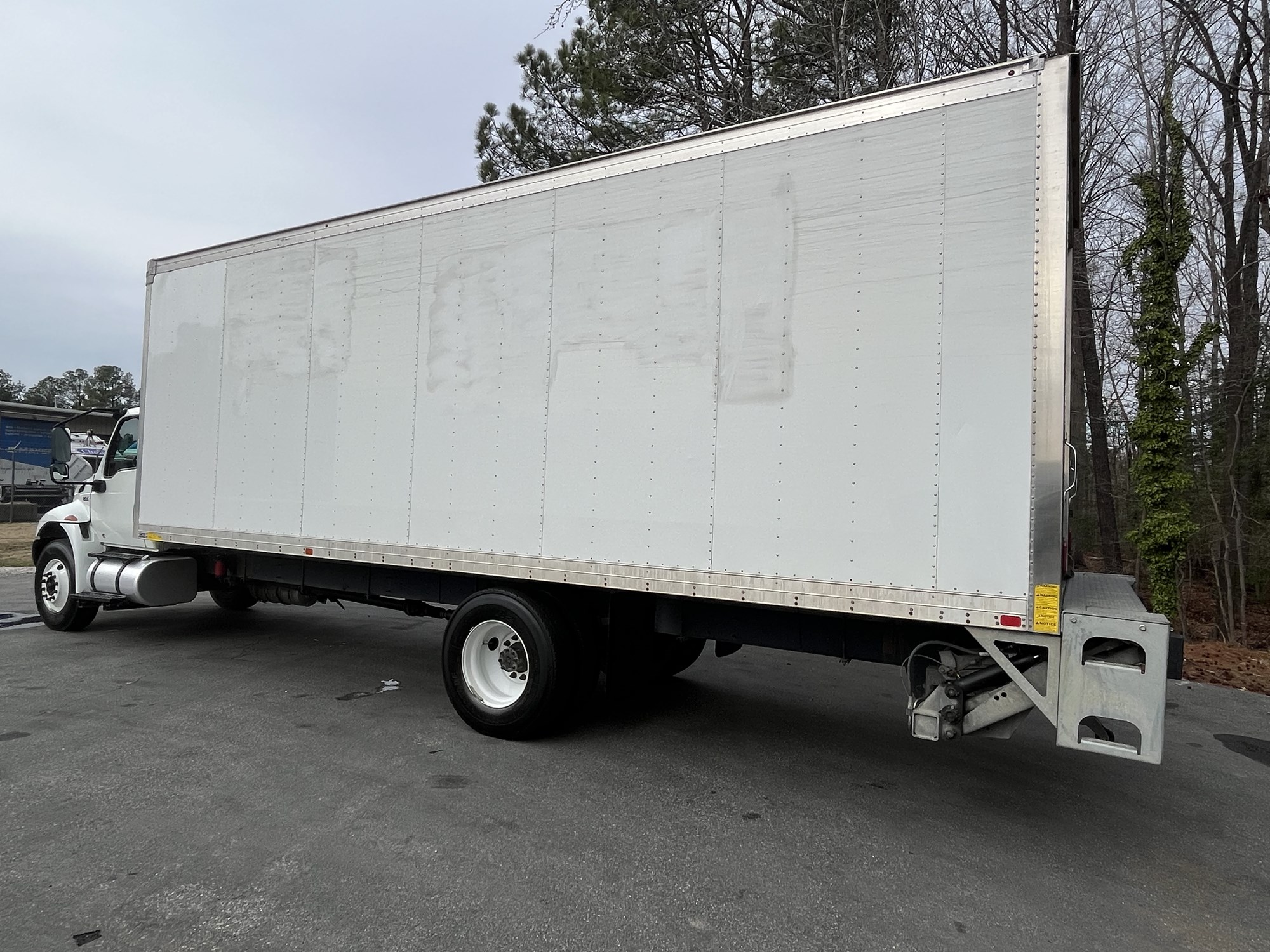 2022 International - image 6