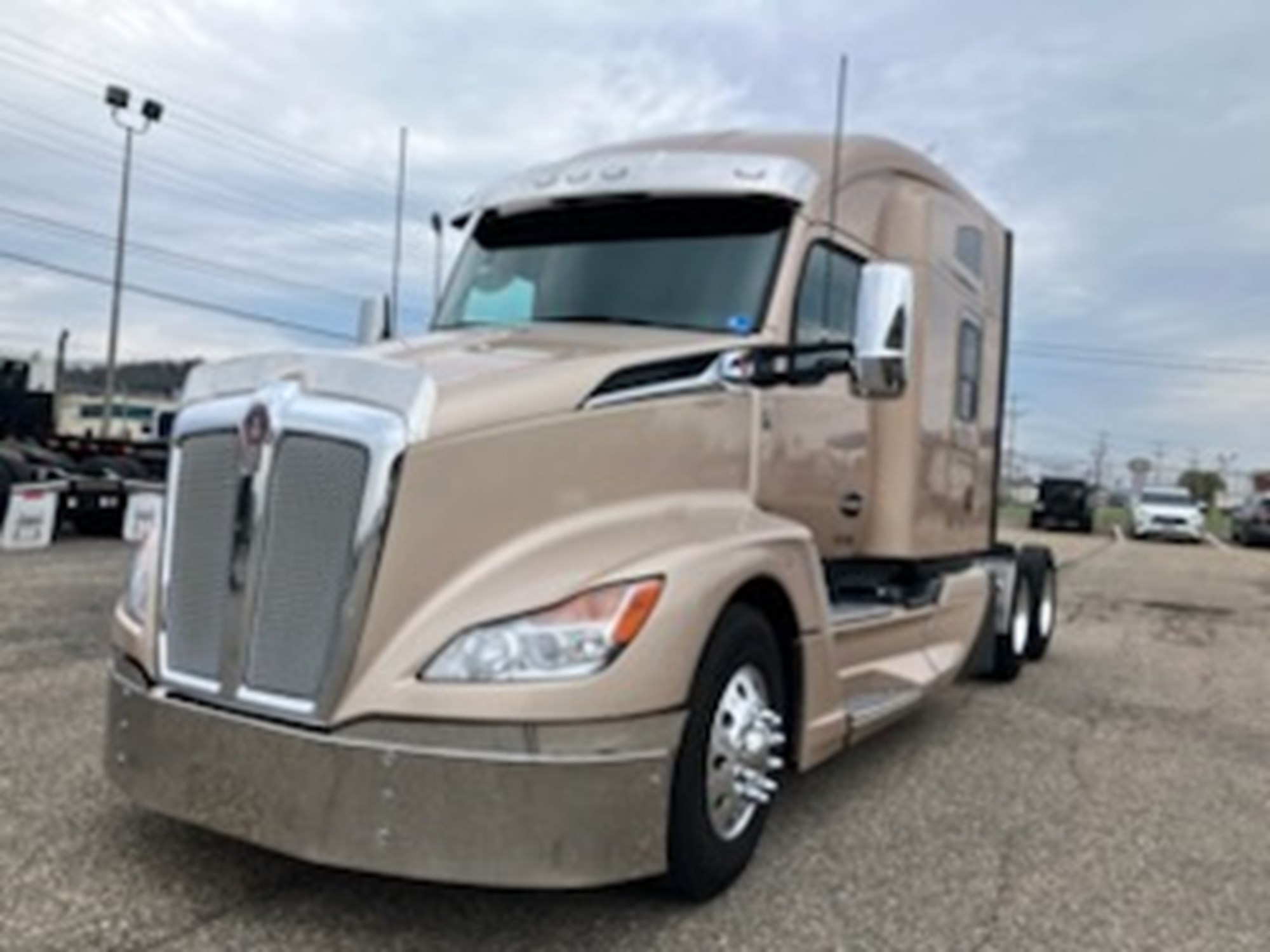2023 Kenworth T680 Next Gen - image 1 of 6