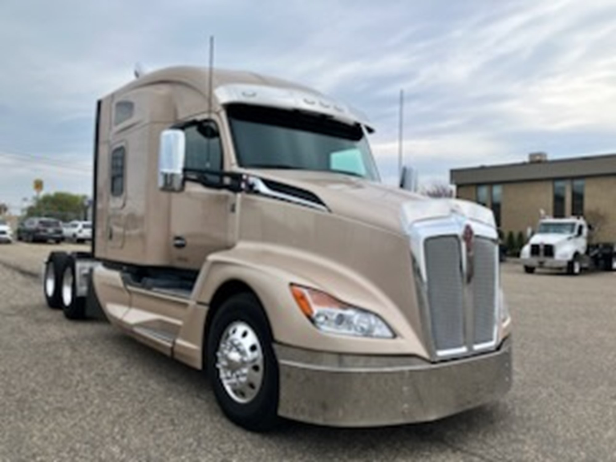 2023 Kenworth T680 Next Gen - image 3 of 6