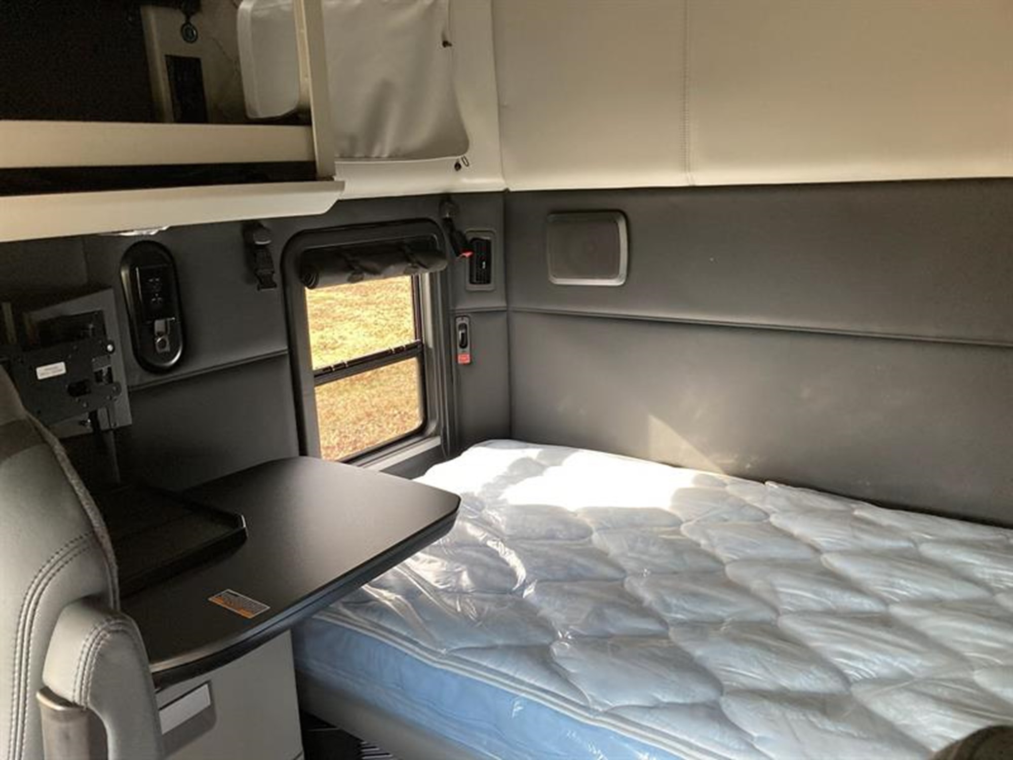 2023 Kenworth T680 Next Gen - image 4 of 4