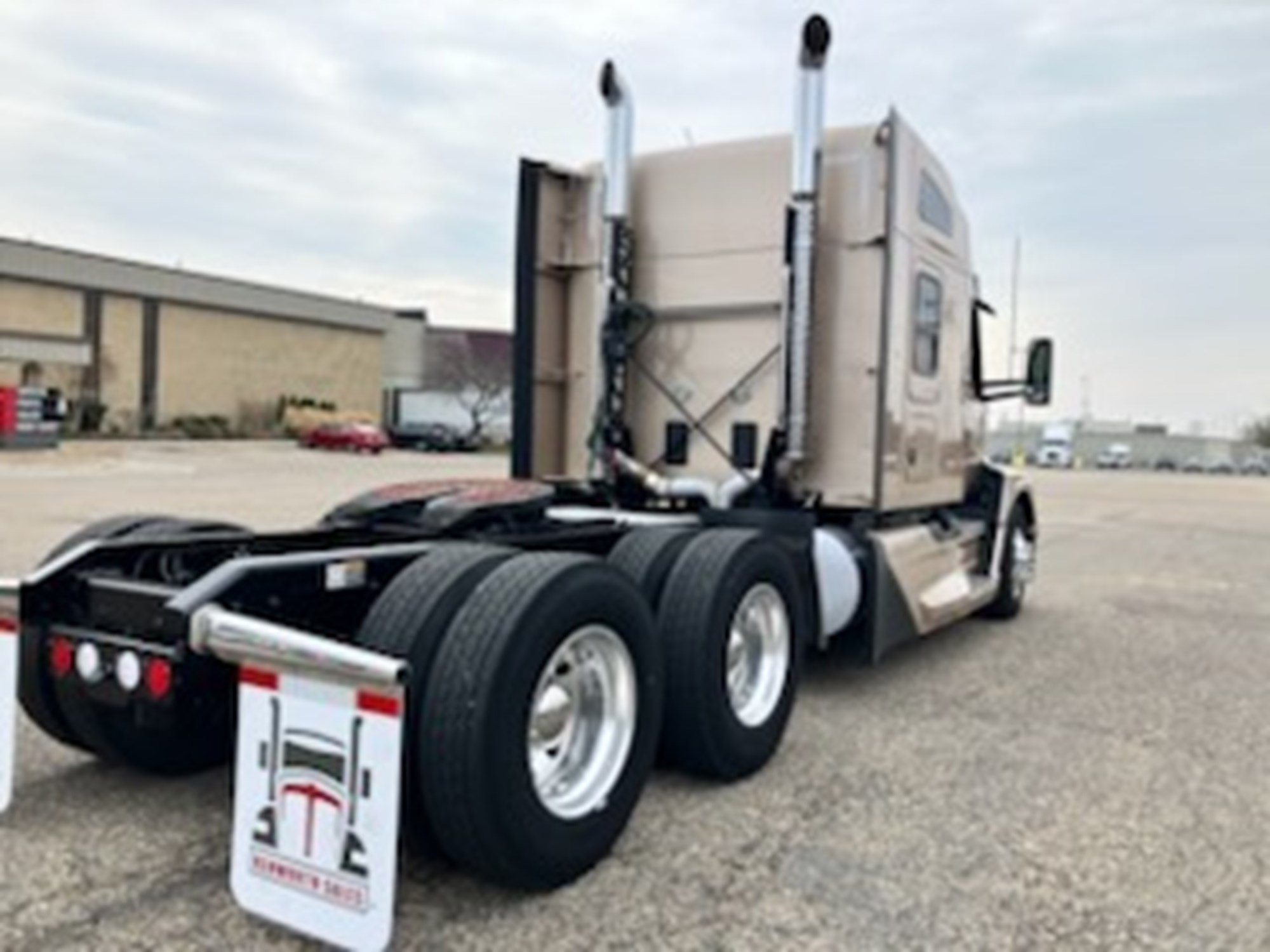 2023 Kenworth T680 Next Gen - image 5 of 6