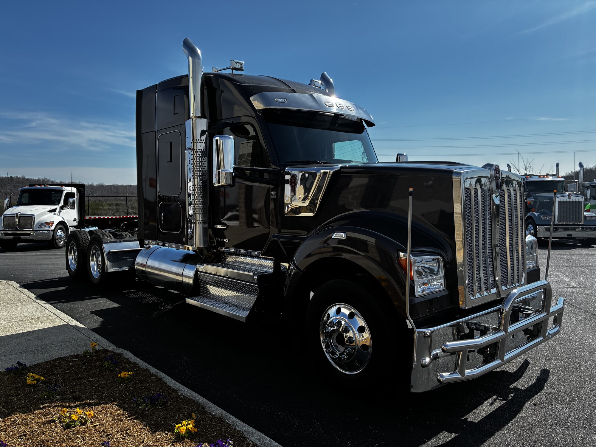 2023 Kenworth W990 - image 3