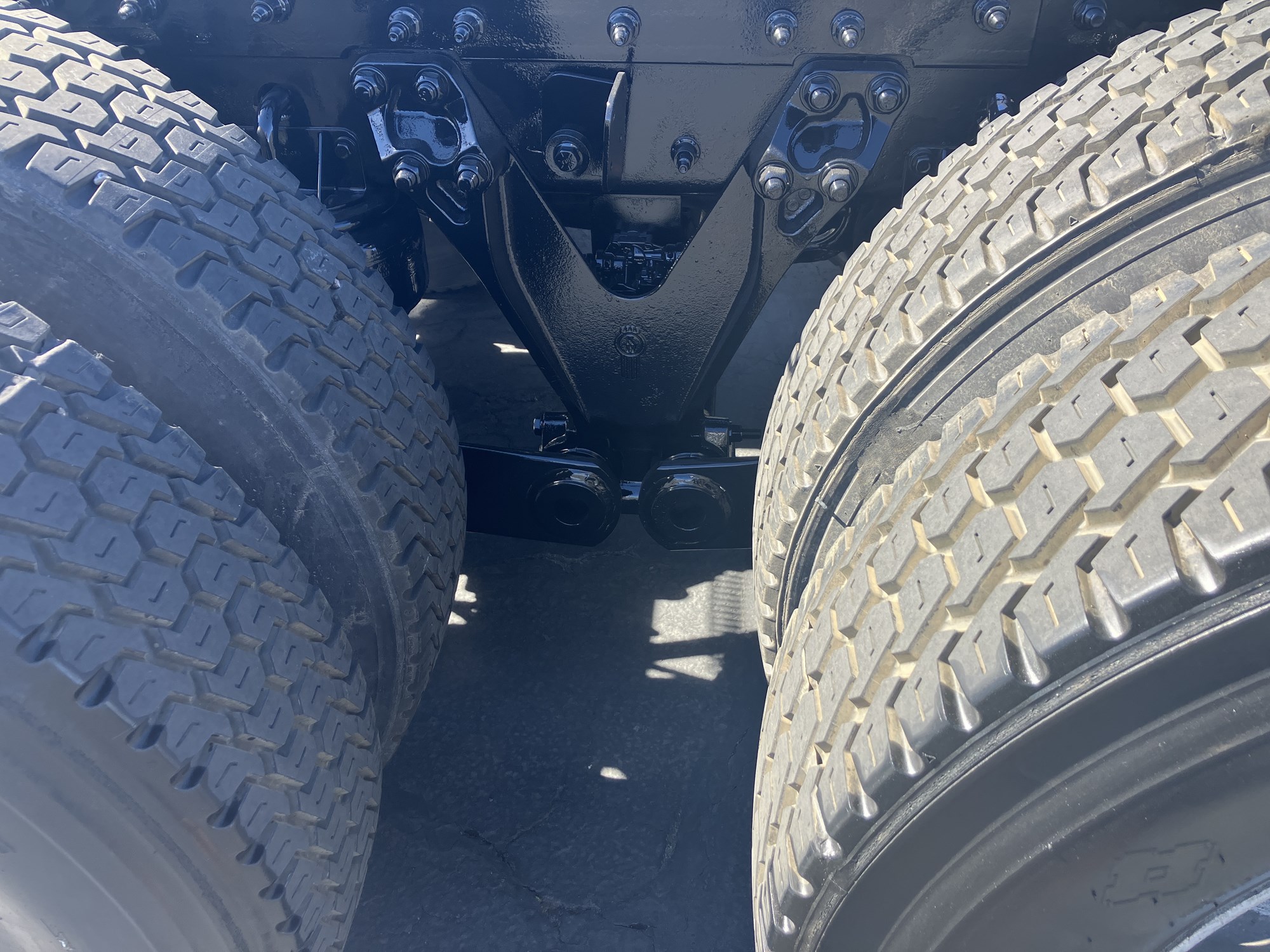 2023 Kenworth T880 - image 6 of 6