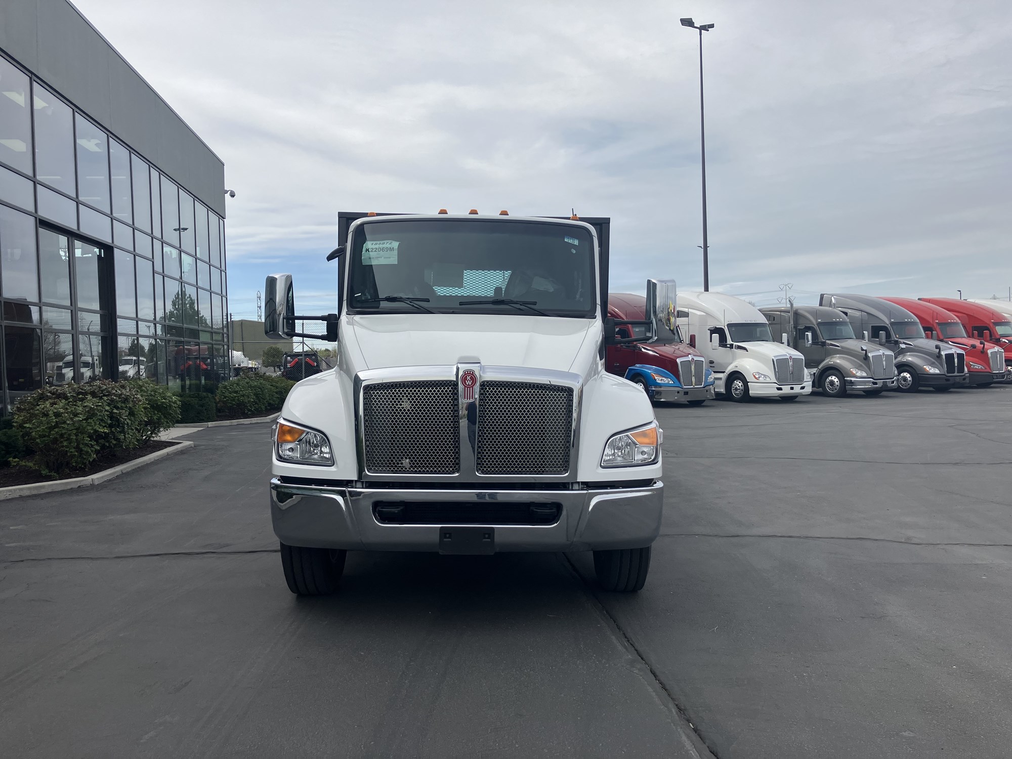 2025 Kenworth — photo 2
