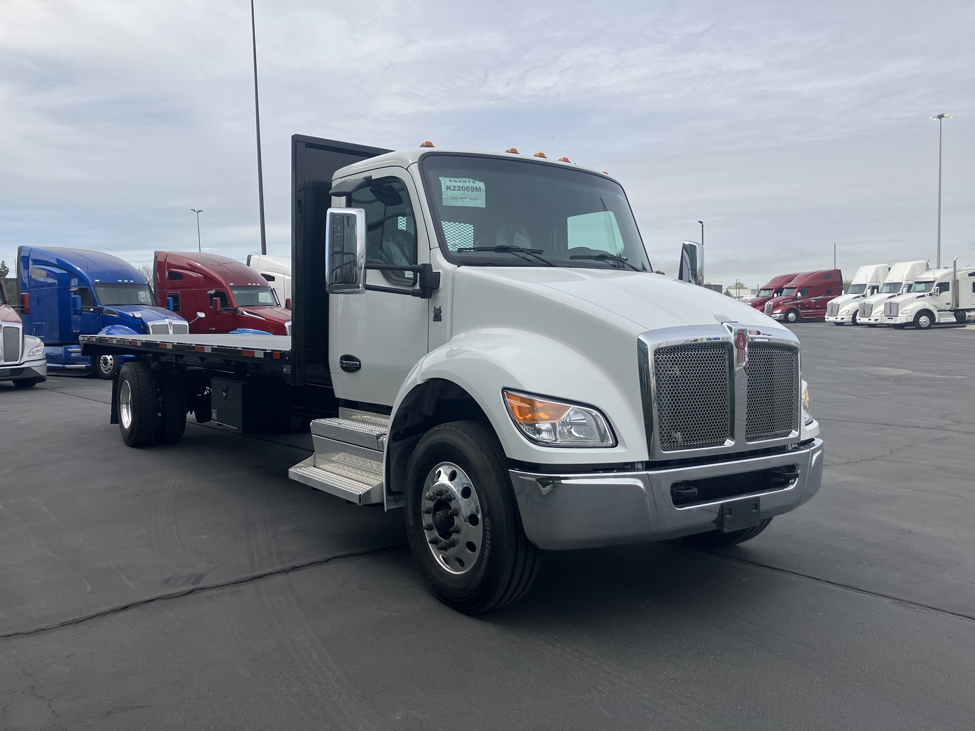 2025 Kenworth — photo 3