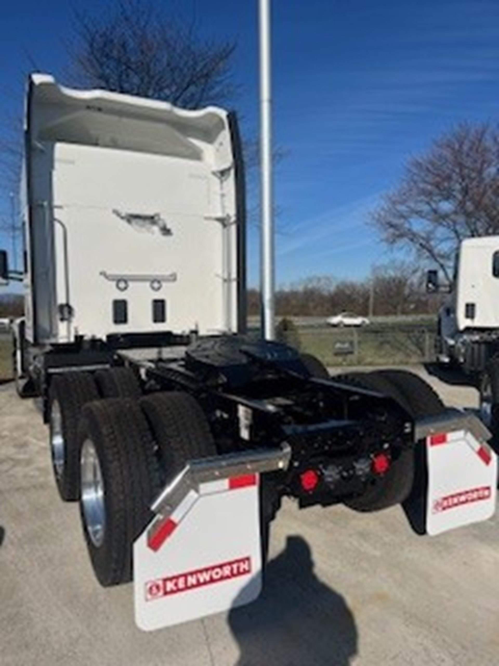 2026 Kenworth T680 Next Gen - image 4 of 6