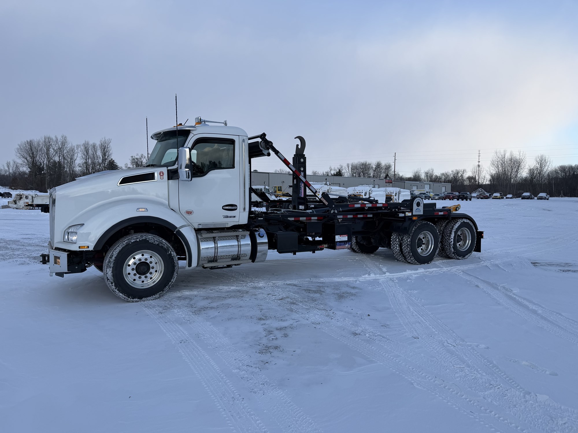 2026 Kenworth T880 - image 2