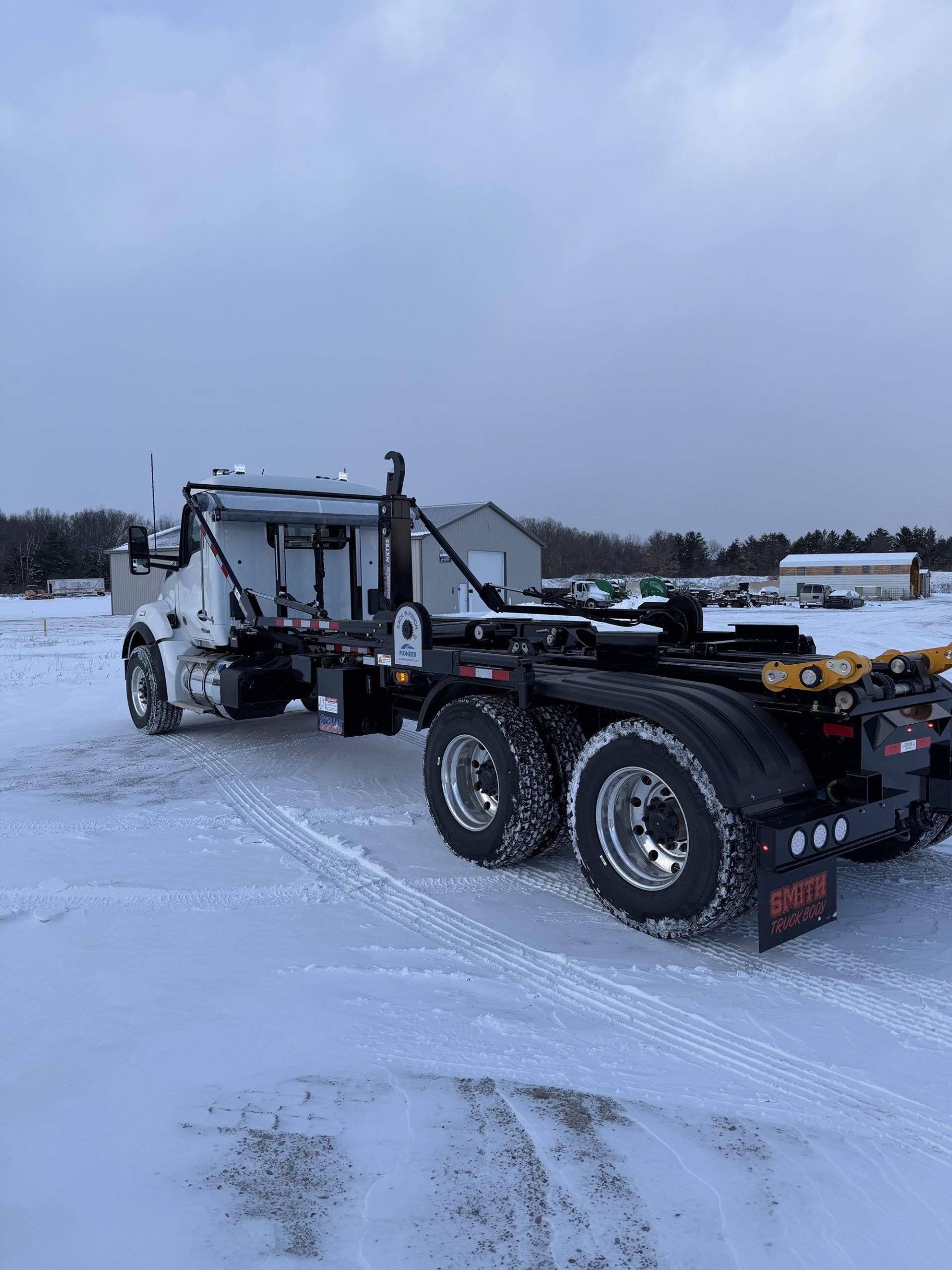 2026 Kenworth T880 - image 4