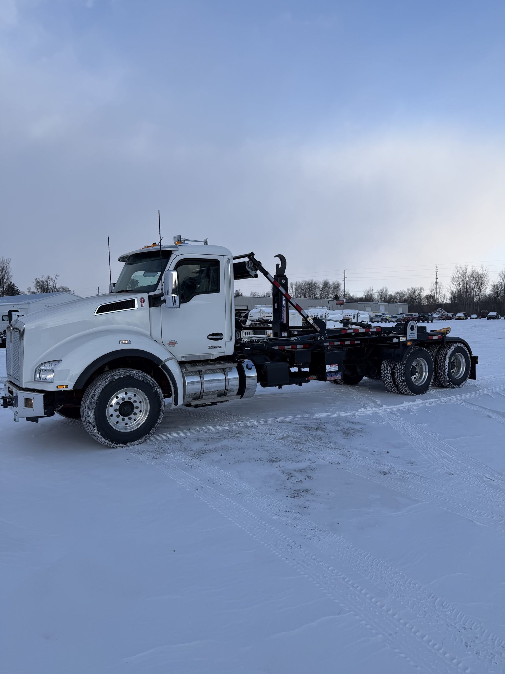 2026 Kenworth T880 - image 6