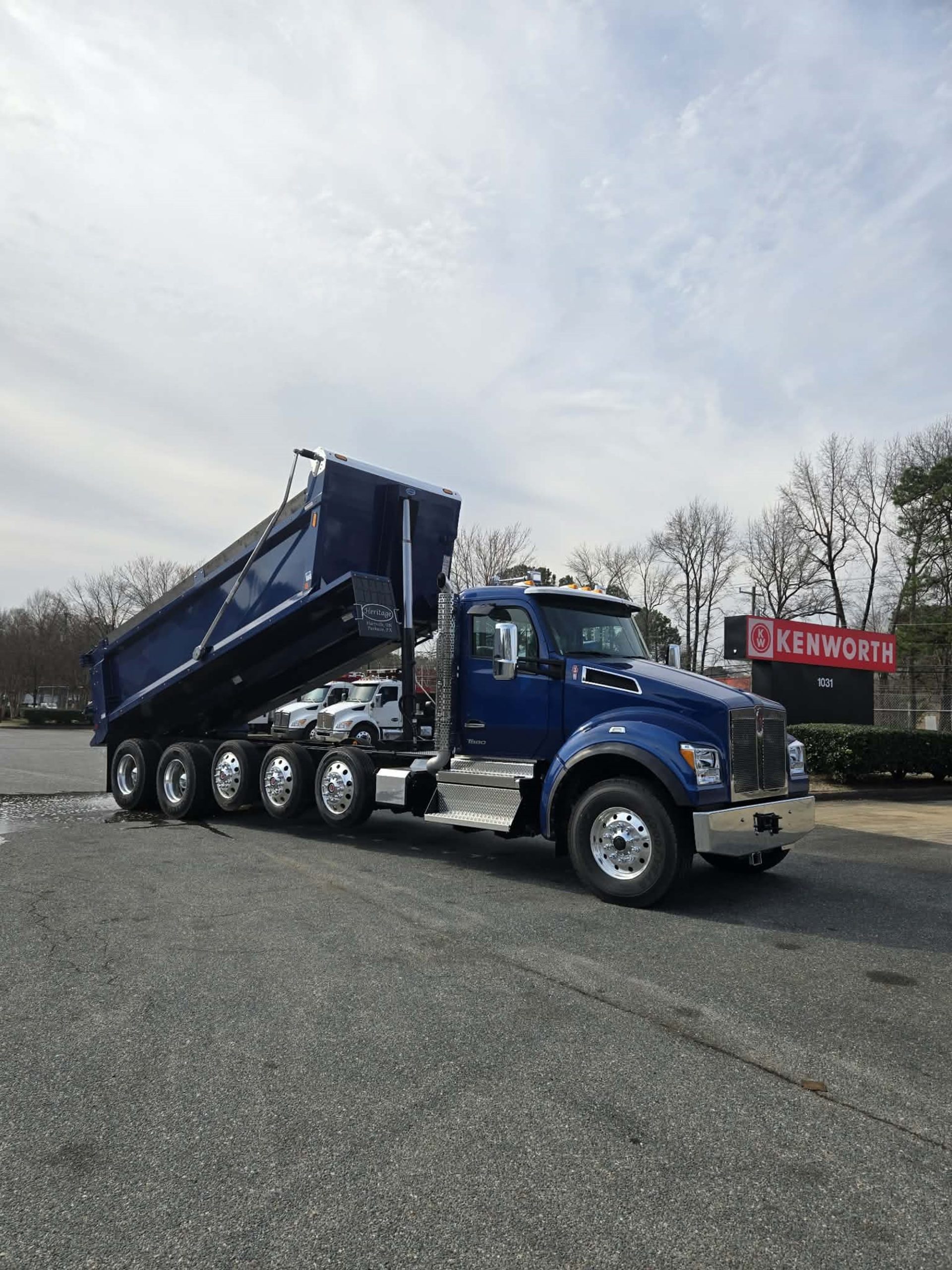 2026 Kenworth T880 - image 1