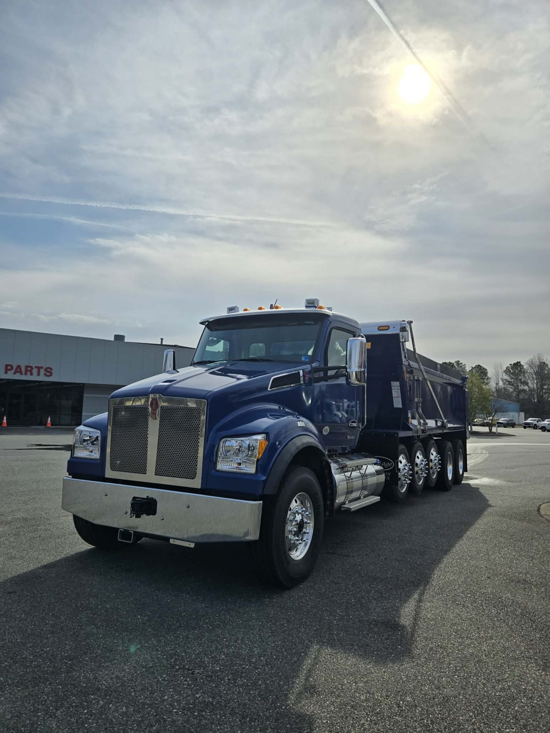 2026 Kenworth T880 - image 4