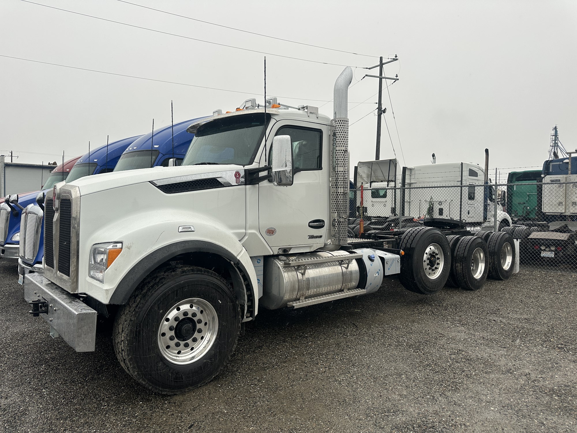2026 Kenworth T880 - image 1