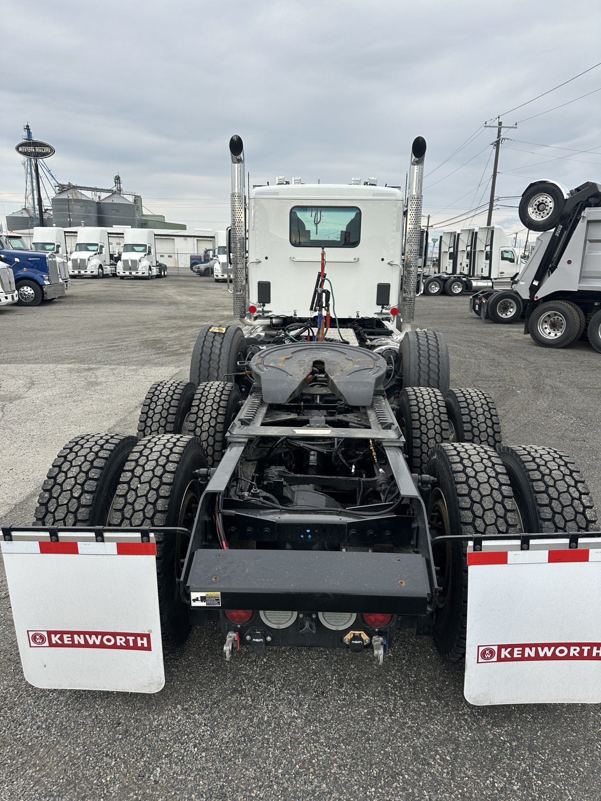 2026 Kenworth T880 2026 Kenworth T880 - image 3 of 6