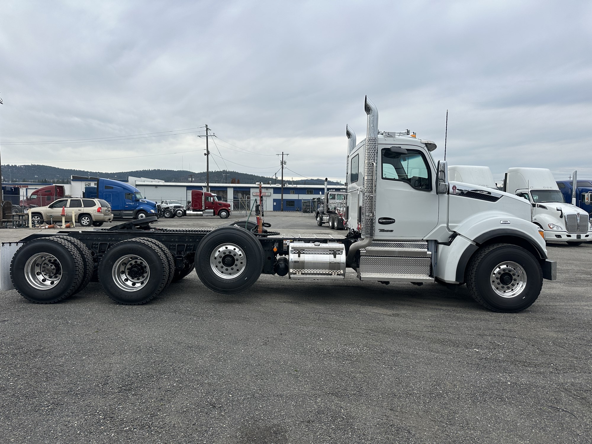 2026 Kenworth T880 2026 Kenworth T880 - image 5 of 6
