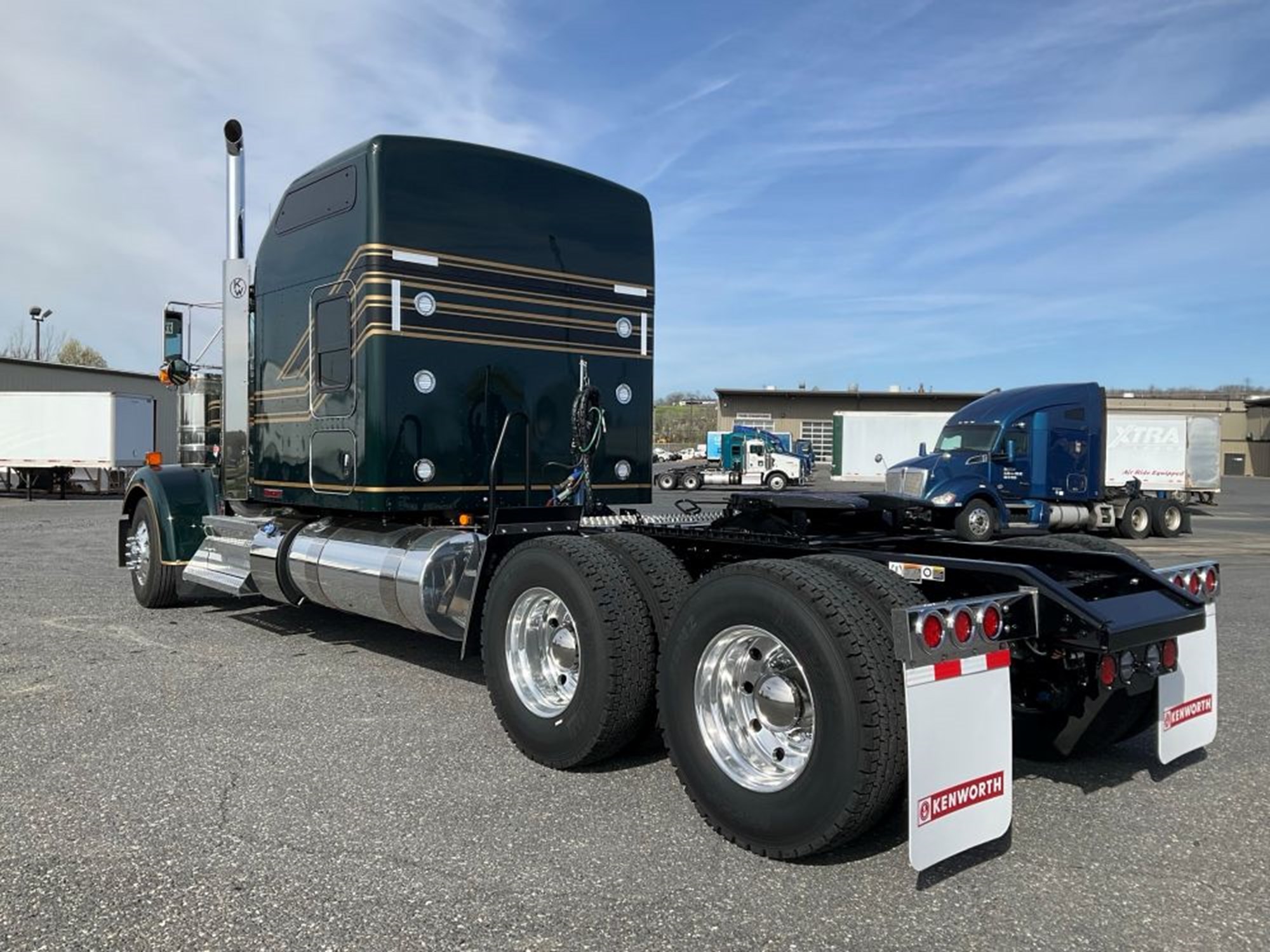 2027 Kenworth W900 - image 4