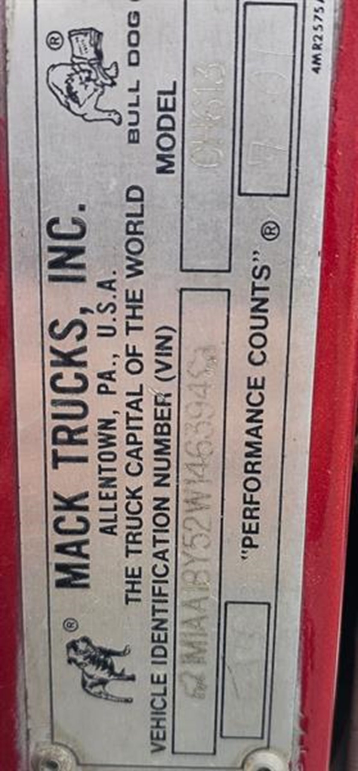 2002 Mack CH613 - image 2 of 6