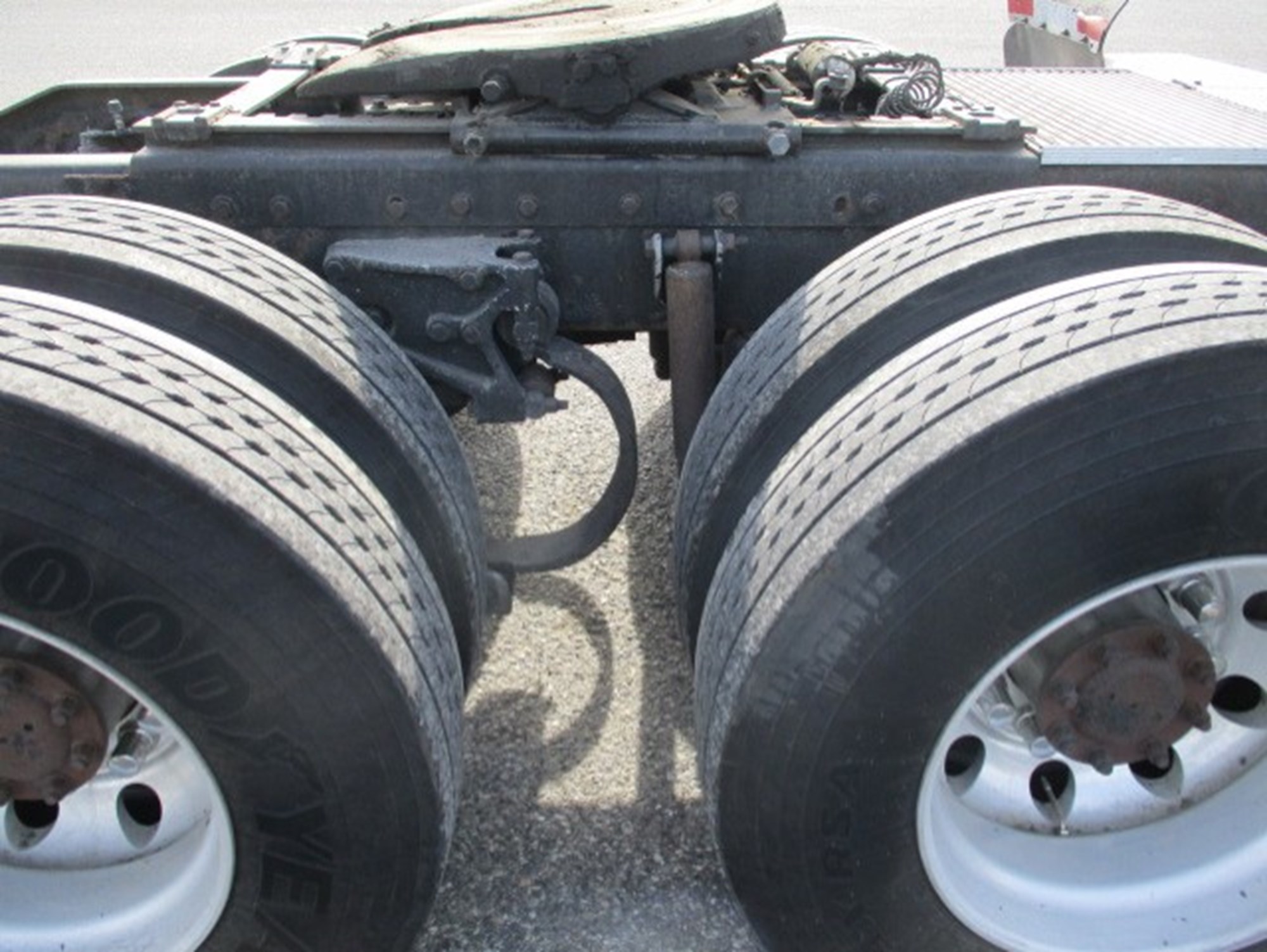 2006 Peterbilt 379 - image 6 of 6