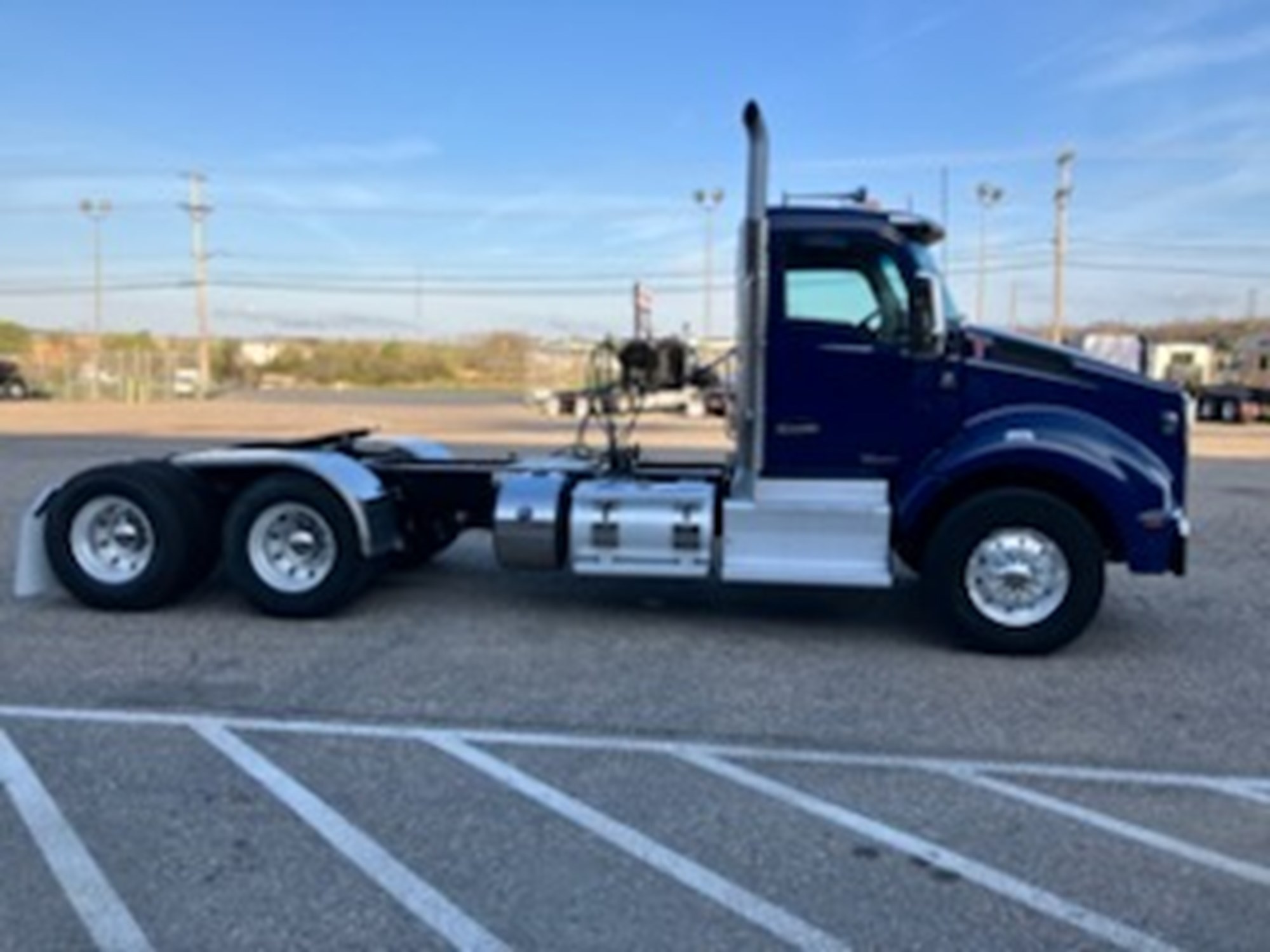 2016 Kenworth T880 2016 Kenworth T880 - image 4 of 6