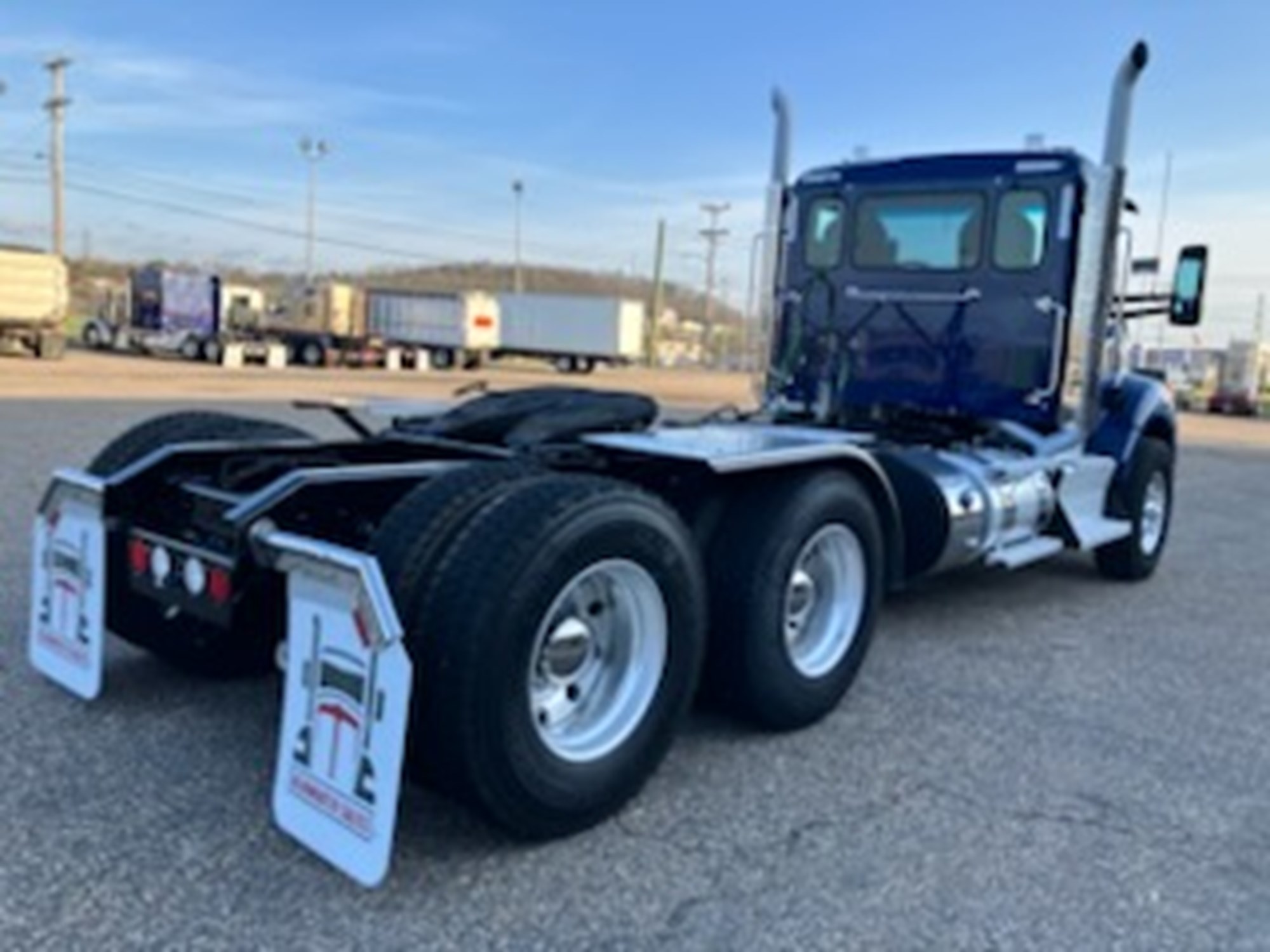 2016 Kenworth T880 2016 Kenworth T880 - image 5 of 6