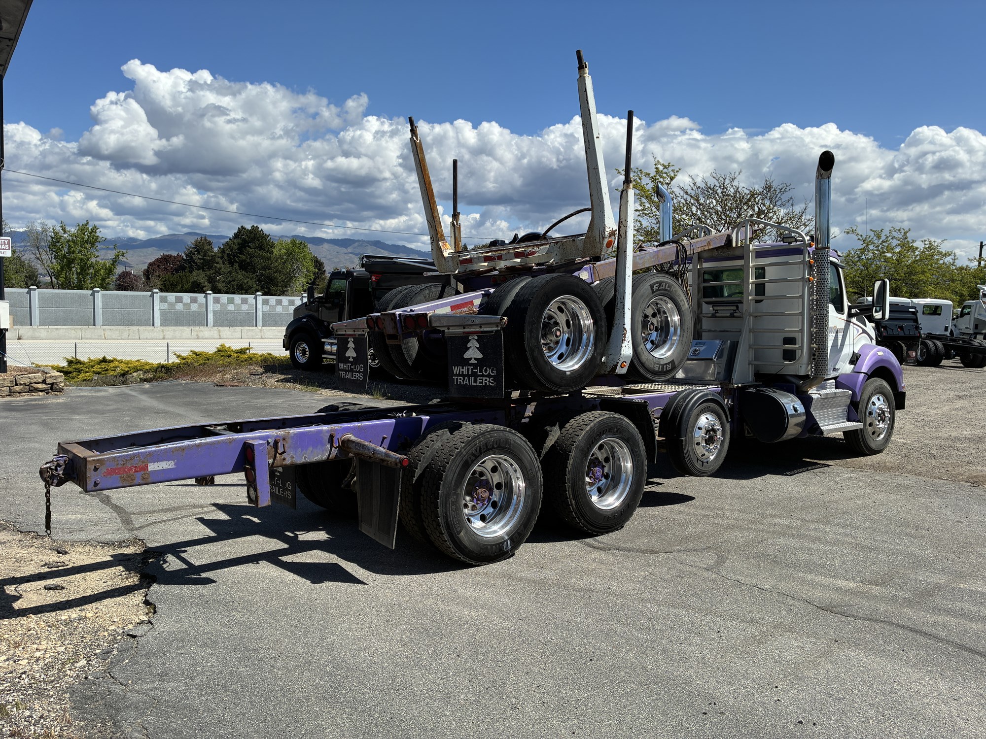 2017 Kenworth T880 - image 5 of 6