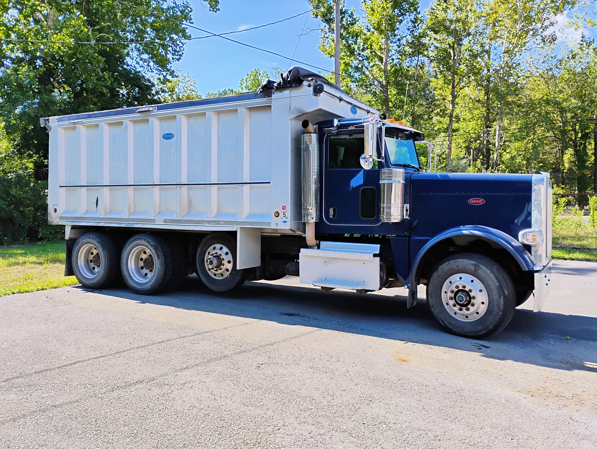 2020 Peterbilt 389 in Harrisonburg, VA — photo 2