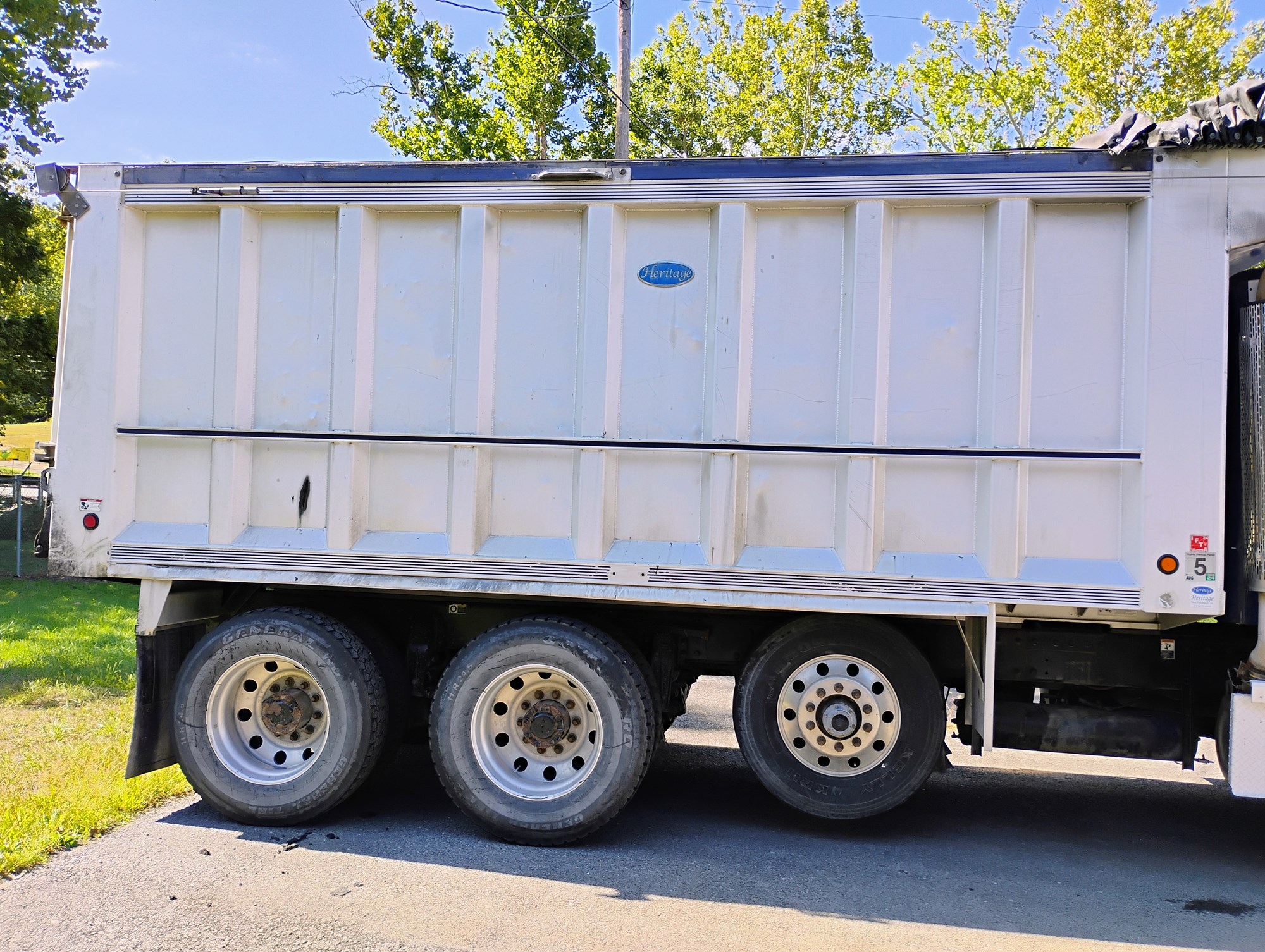 2020 Peterbilt 389 in Harrisonburg, VA — photo 5