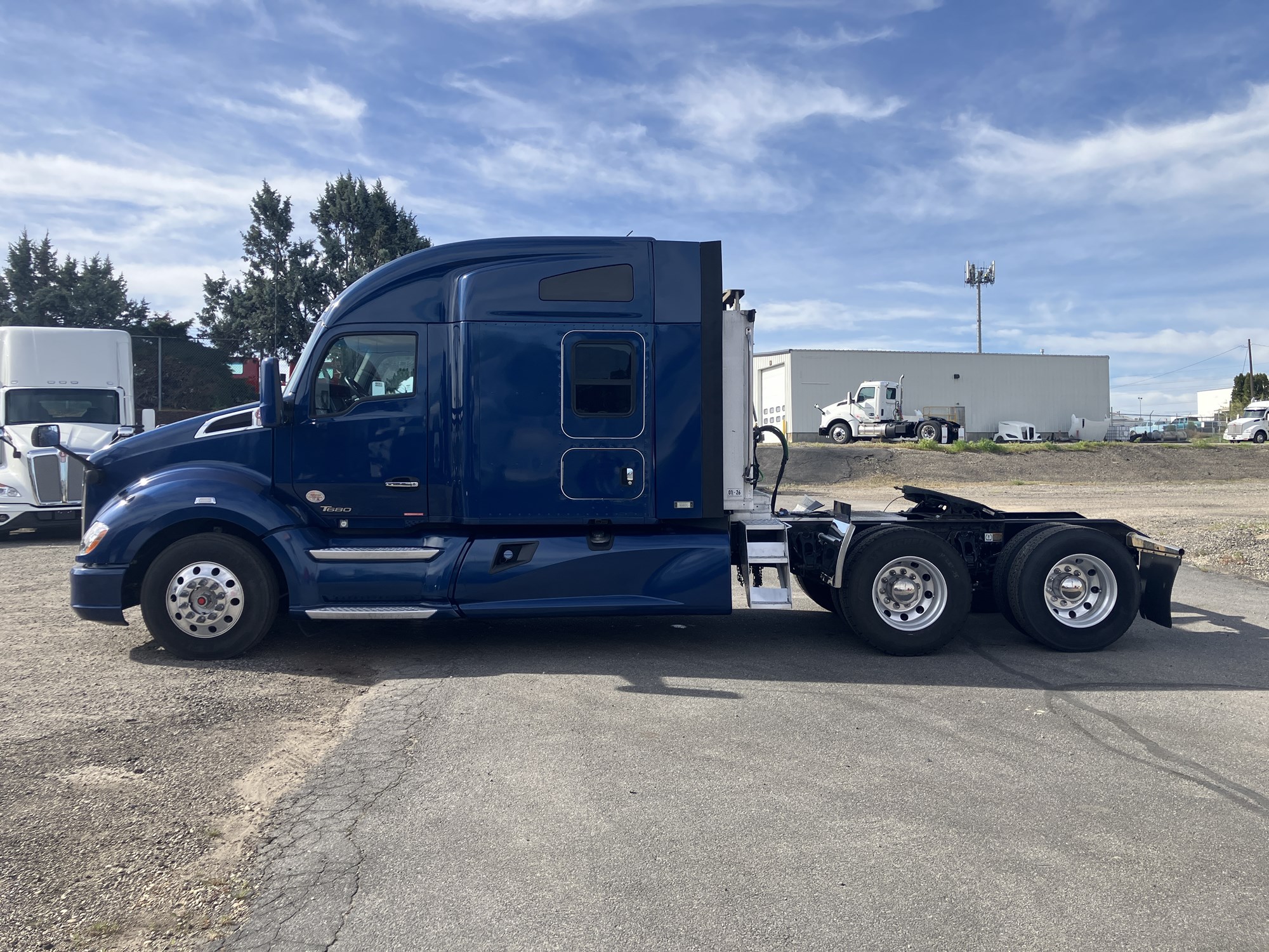 2020 Kenworth T680 - image 2