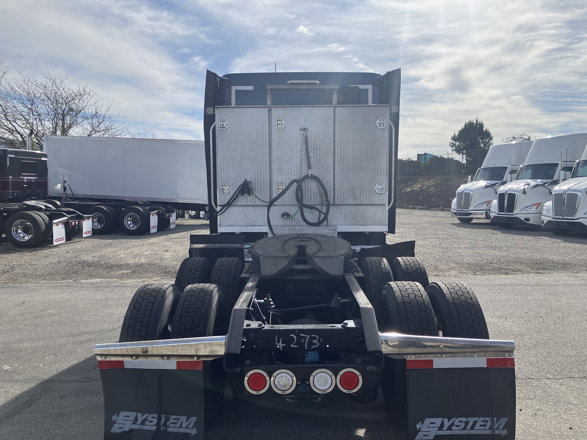 2020 Kenworth T680 - image 4