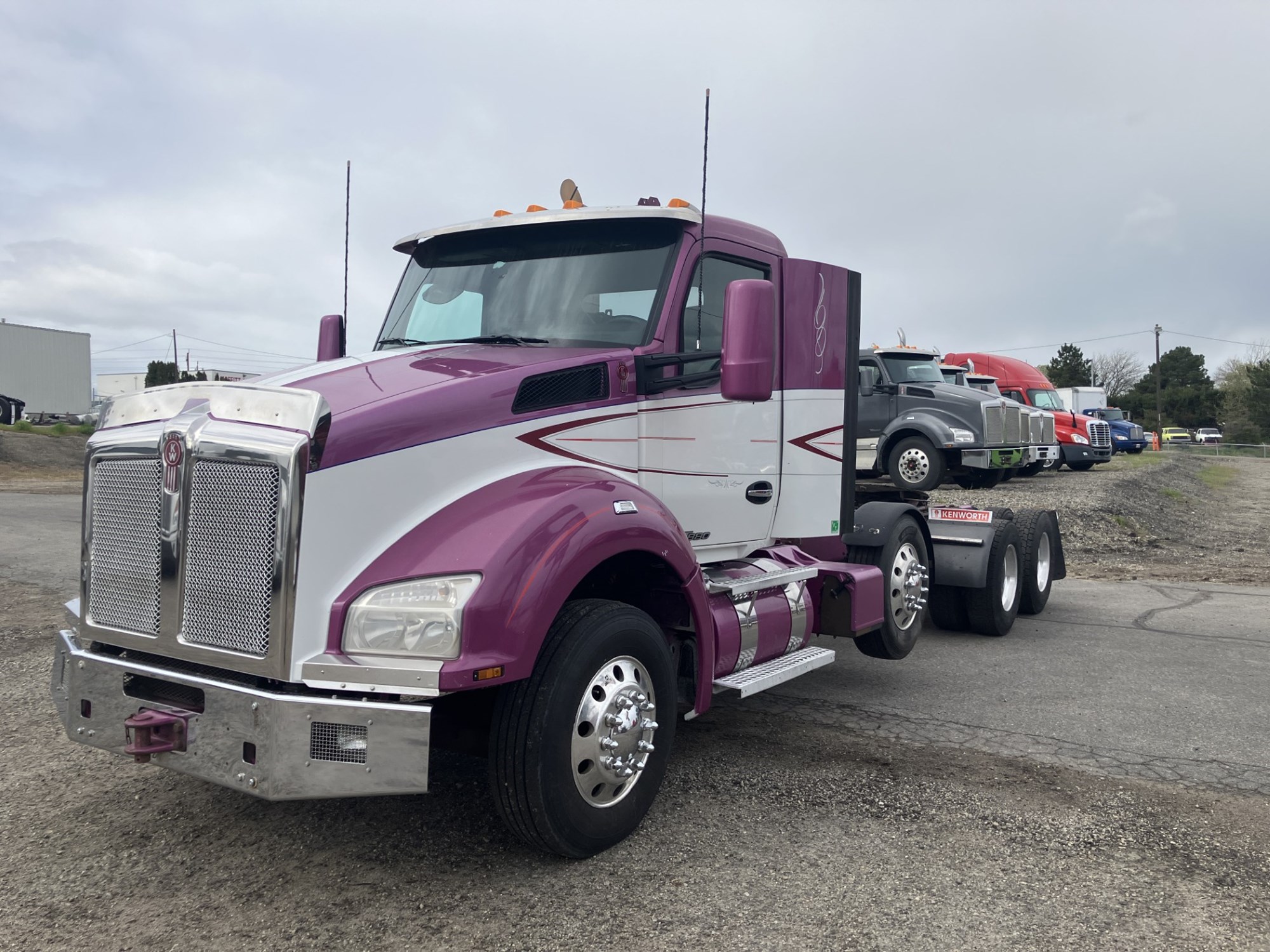 2020 Kenworth T880 - image 1 of 6