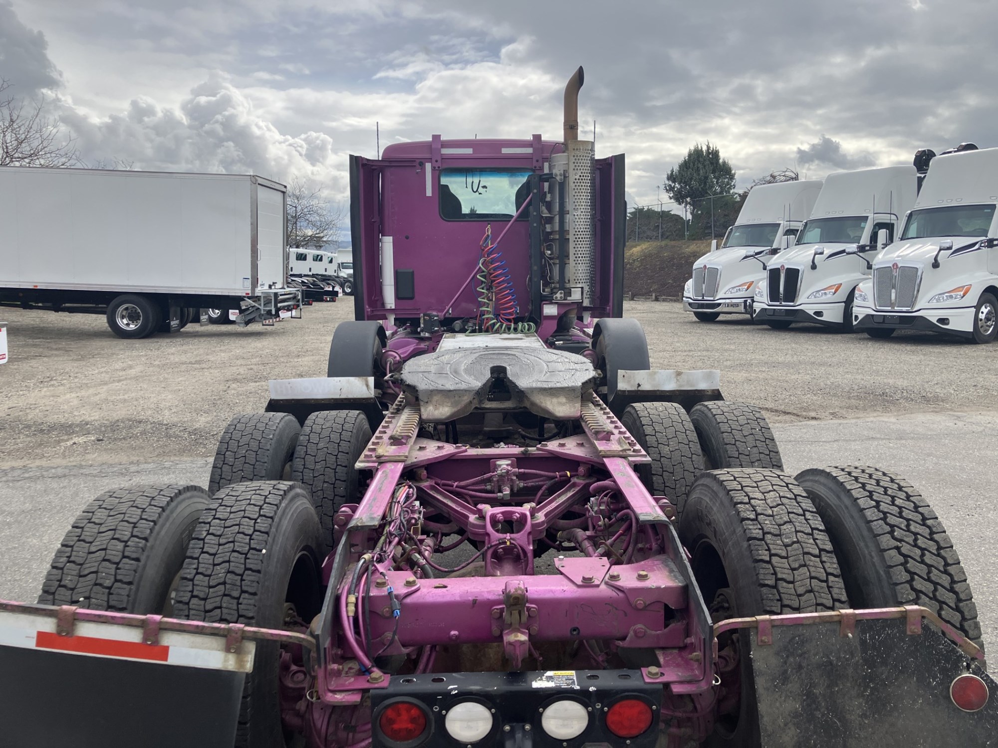 2020 Kenworth T880 - image 4 of 6